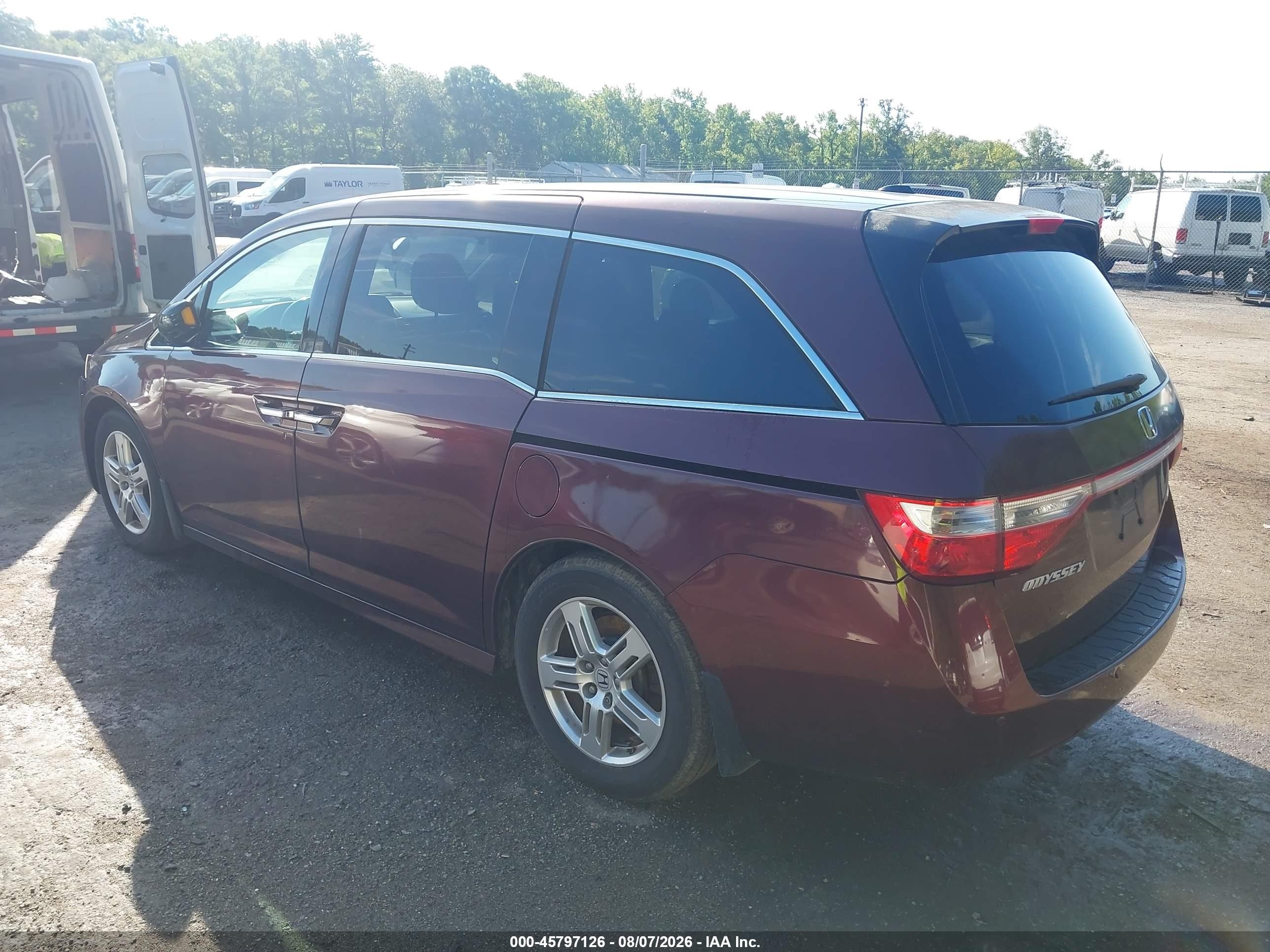 2012 Honda Odyssey Touring/touring Elite Burgundy vin: 5FNRL5H99CB117967