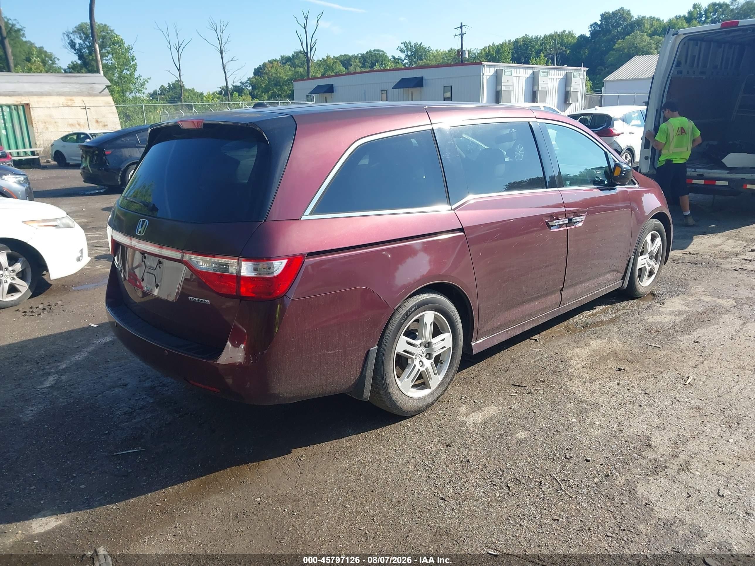 2012 Honda Odyssey Touring/touring Elite Burgundy vin: 5FNRL5H99CB117967