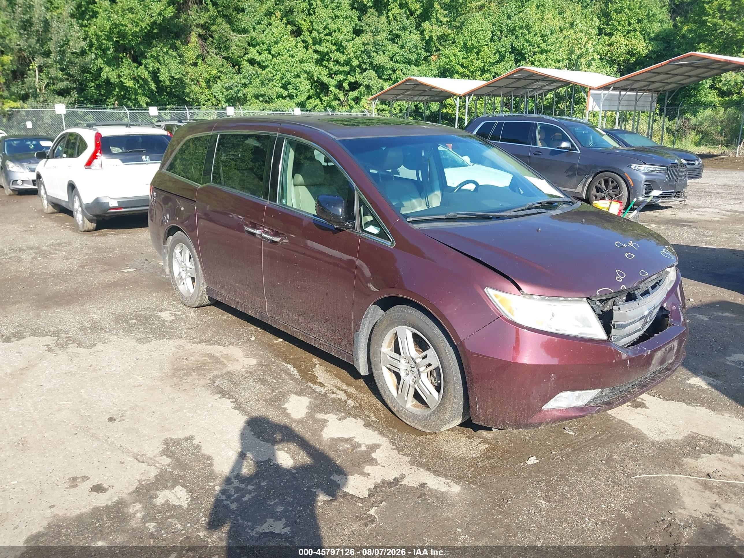 2012 Honda Odyssey Touring/touring Elite Burgundy vin: 5FNRL5H99CB117967