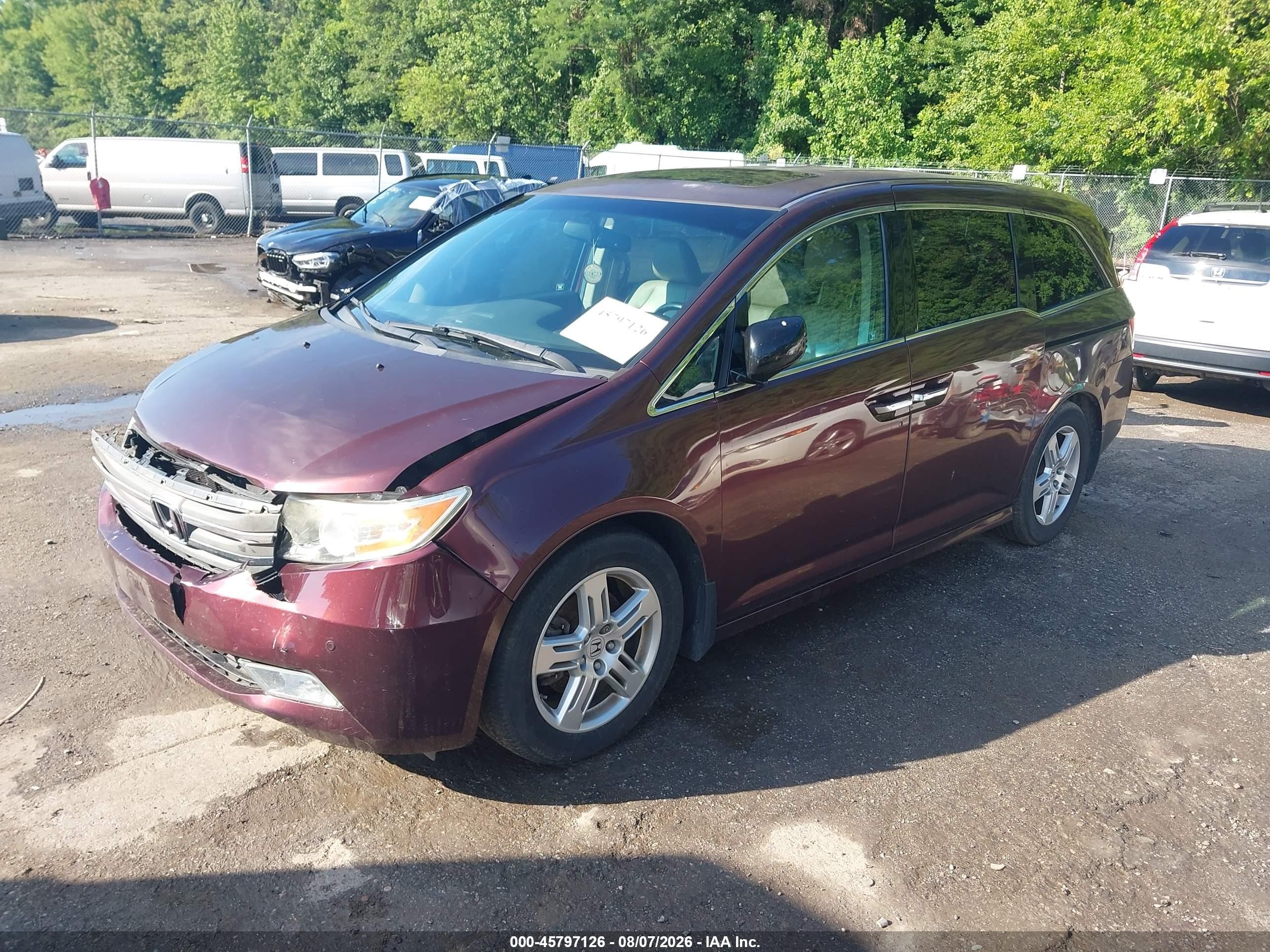 2012 Honda Odyssey Touring/touring Elite Burgundy vin: 5FNRL5H99CB117967