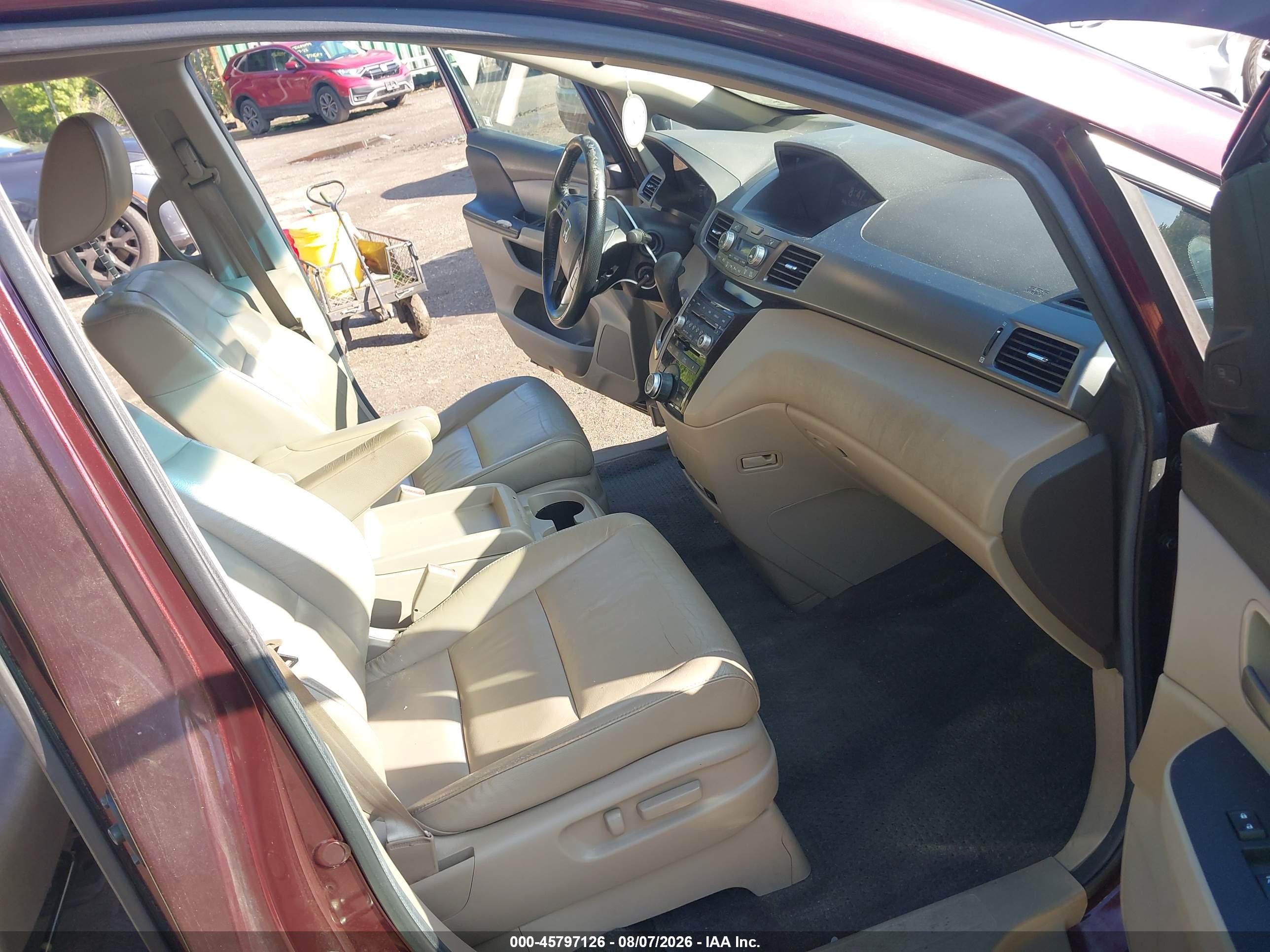 2012 Honda Odyssey Touring/touring Elite Burgundy vin: 5FNRL5H99CB117967