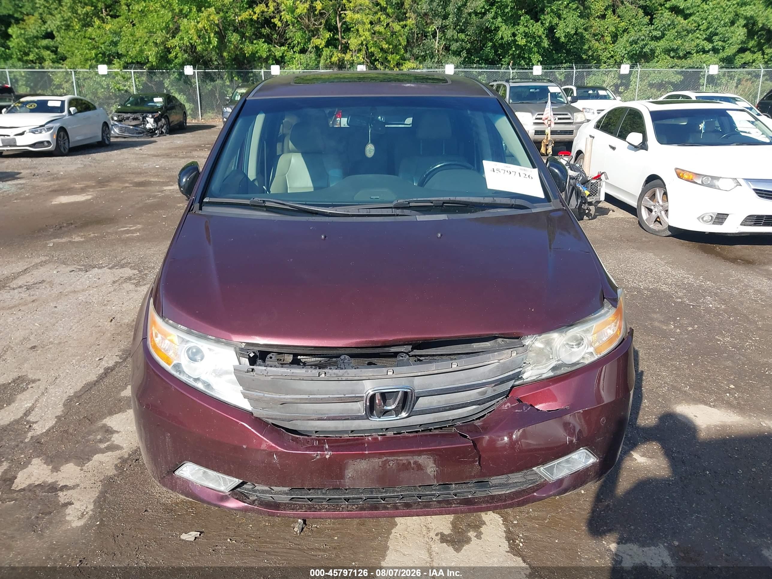 2012 Honda Odyssey Touring/touring Elite Burgundy vin: 5FNRL5H99CB117967