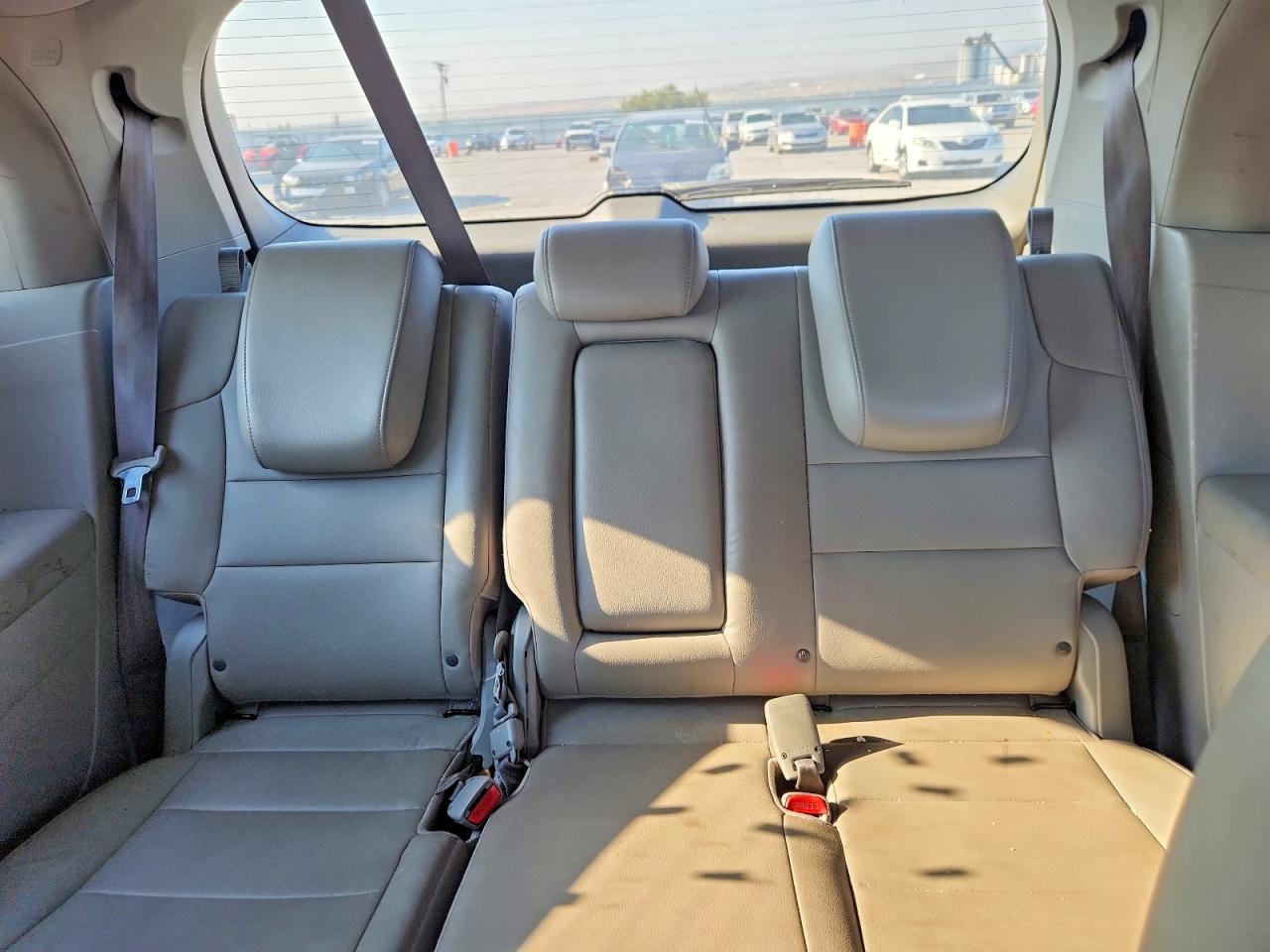 2012 Honda Odyssey Touring Gray vin: 5FNRL5H99CB122778