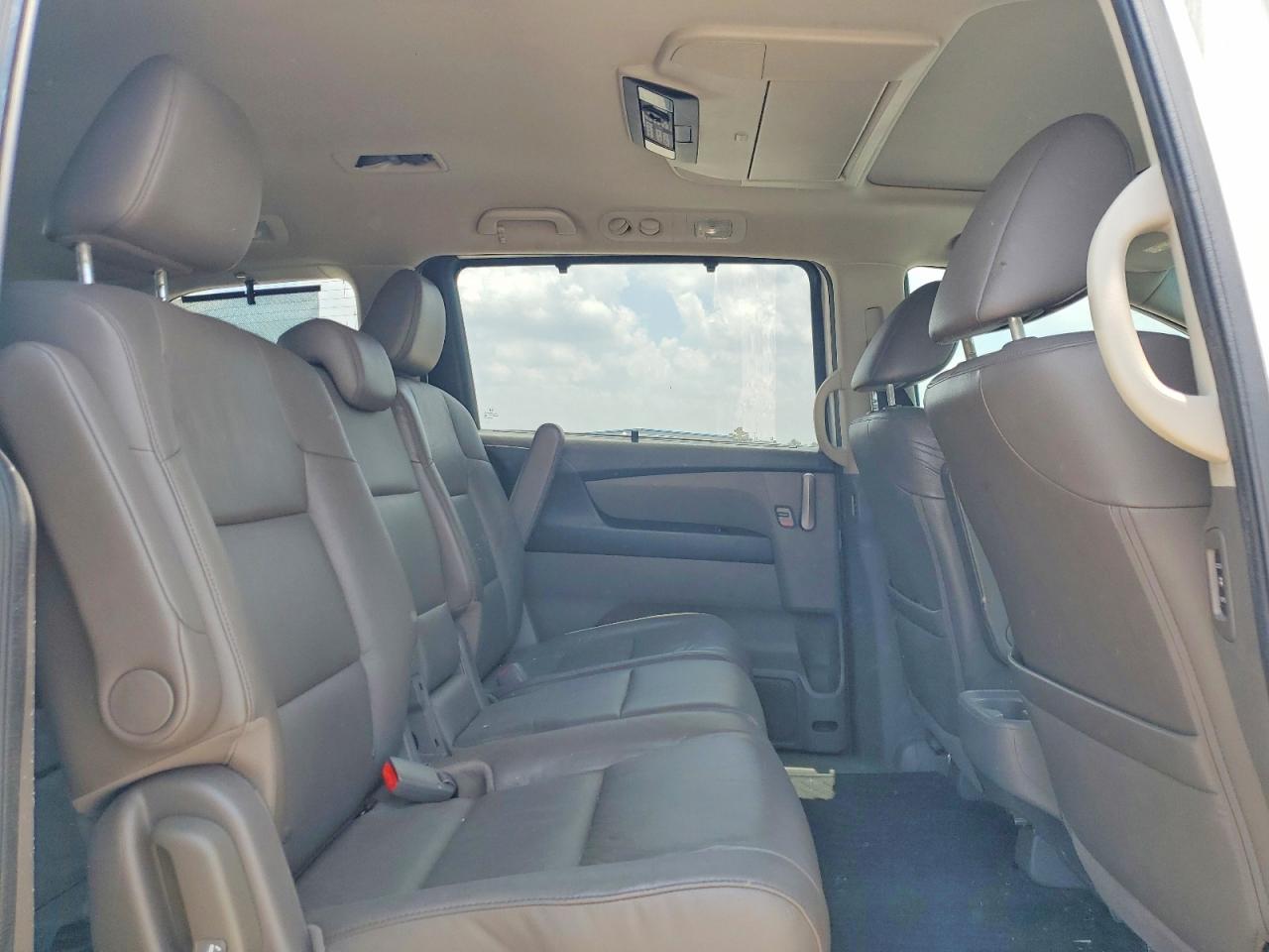 2012 Honda Odyssey Touring White vin: 5FNRL5H99CB134445