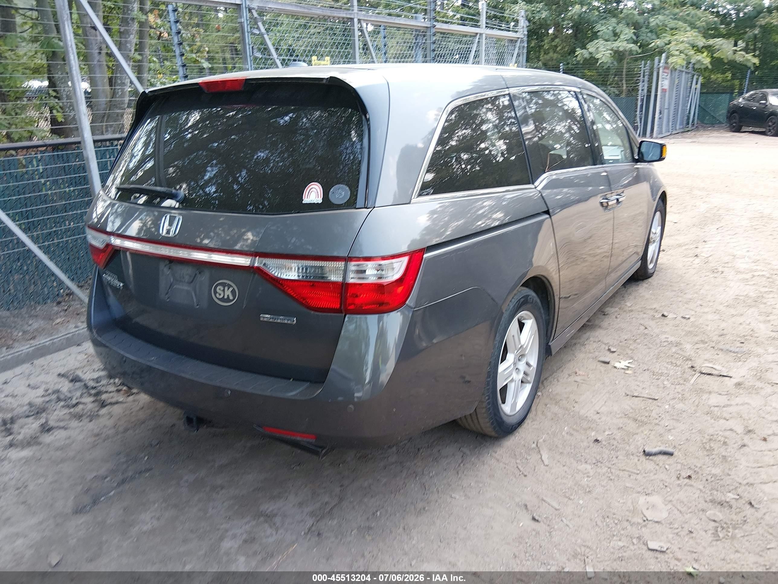 2013 Honda Odyssey Touring/touring Elite Gray vin: 5FNRL5H99DB011570