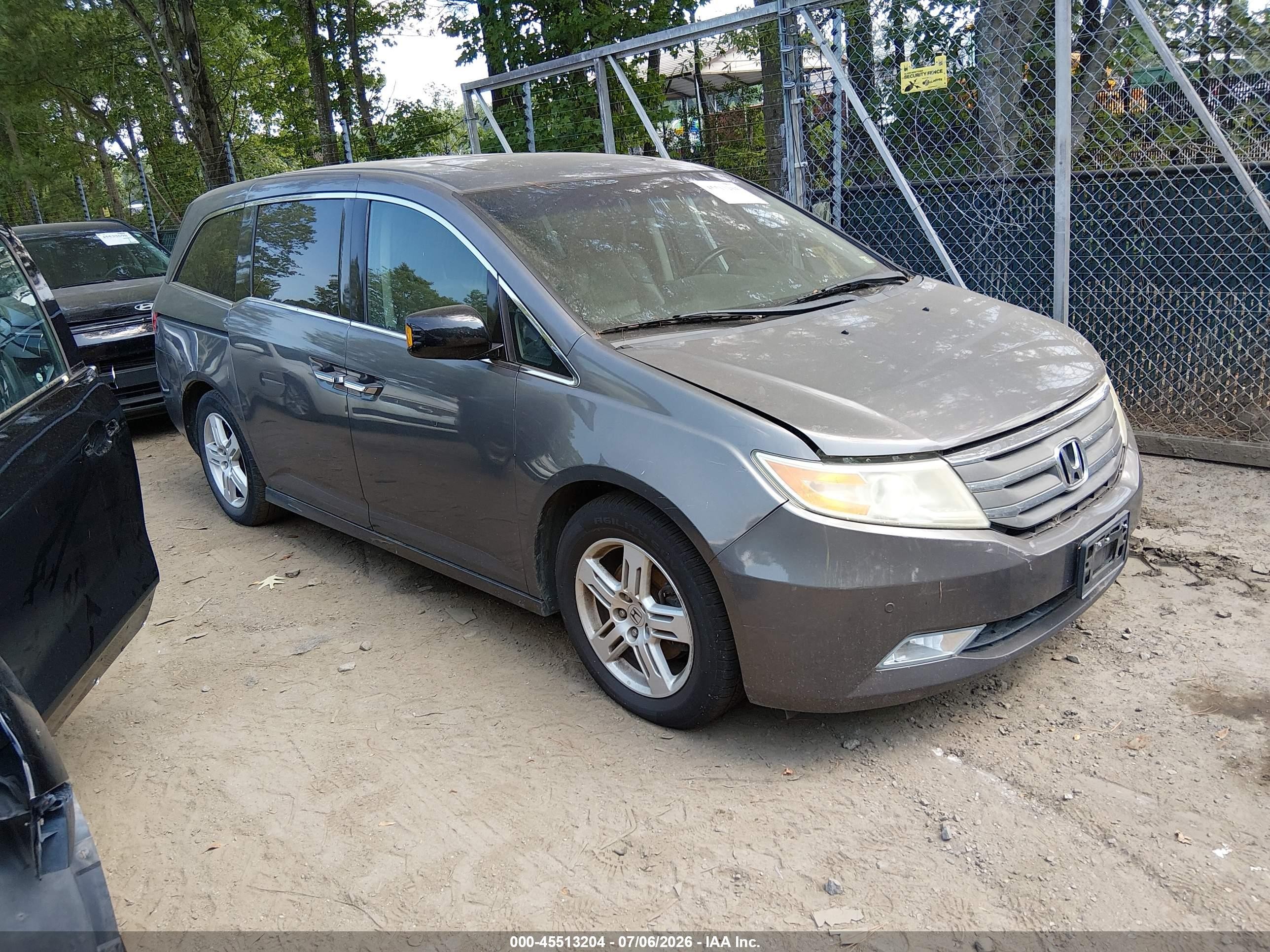 2013 Honda Odyssey Touring/touring Elite Gray vin: 5FNRL5H99DB011570