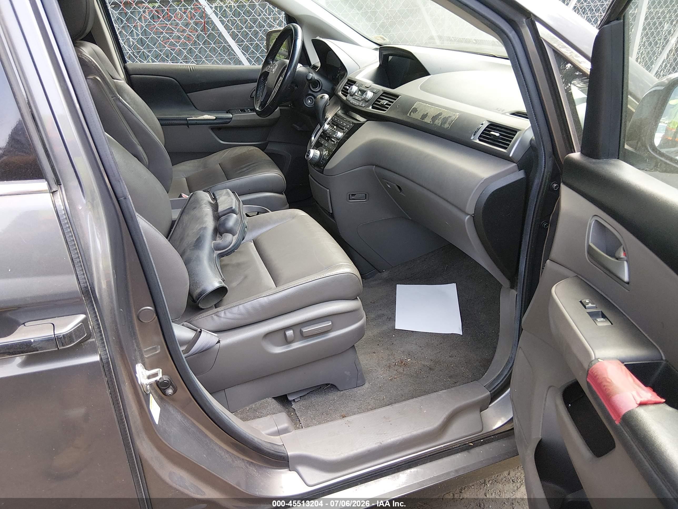 2013 Honda Odyssey Touring/touring Elite Gray vin: 5FNRL5H99DB011570