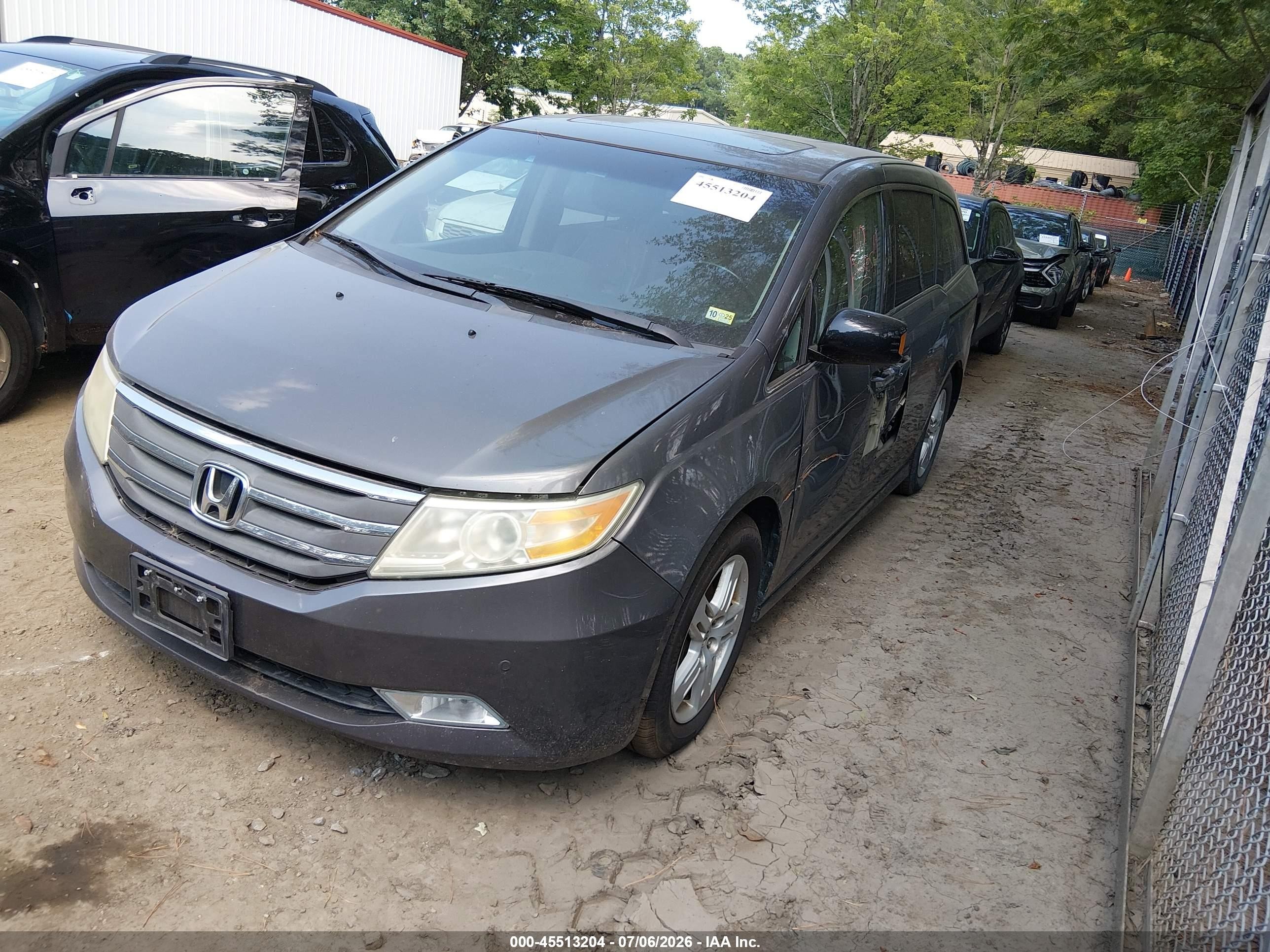 2013 Honda Odyssey Touring/touring Elite Gray vin: 5FNRL5H99DB011570
