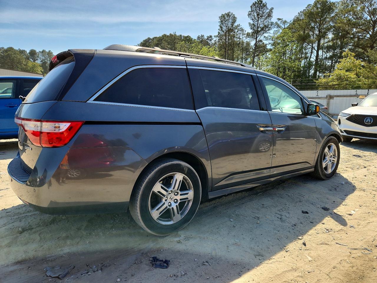 2013 Honda Odyssey Touring Gray vin: 5FNRL5H99DB056069