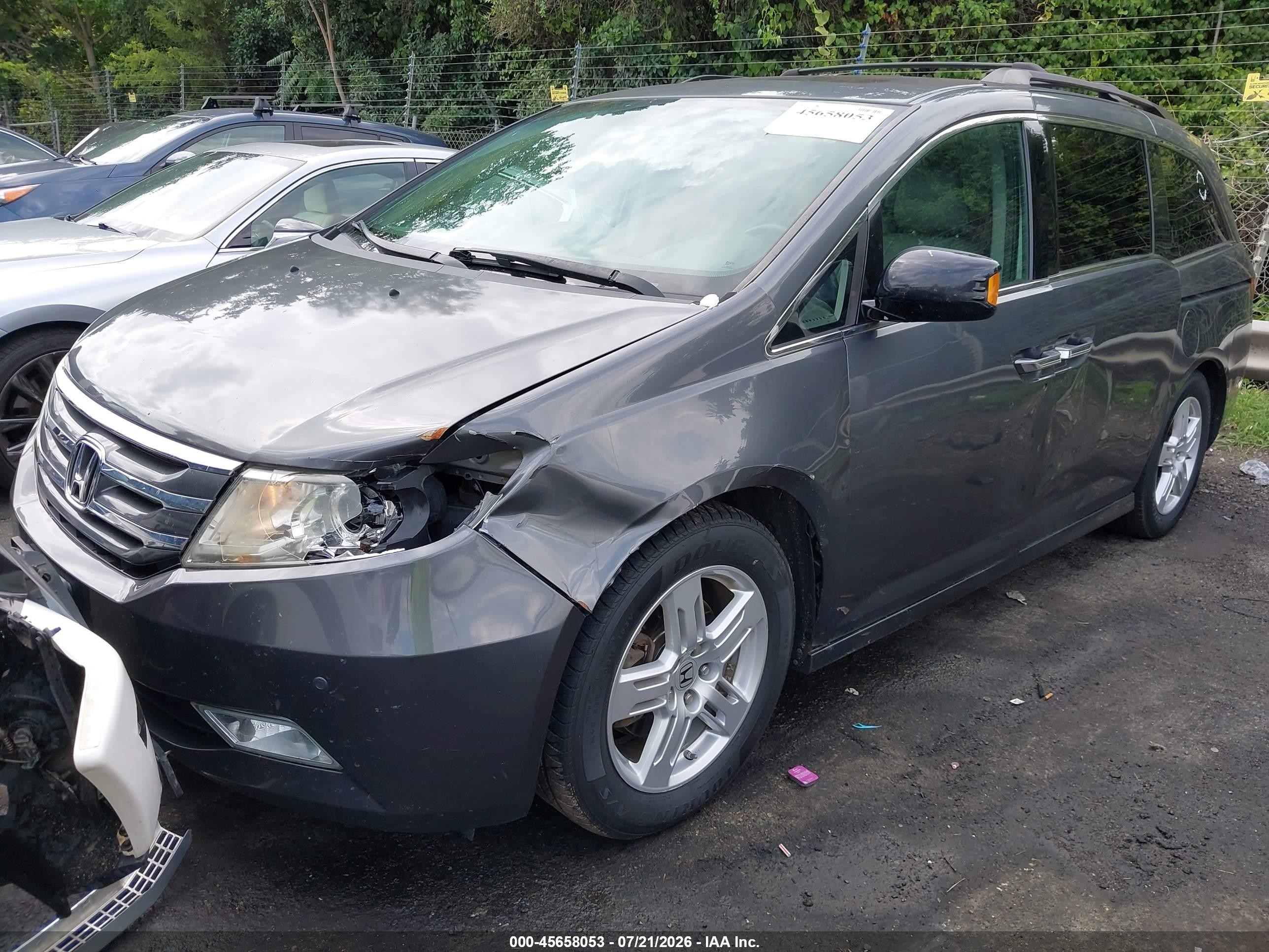 2013 Honda Odyssey Touring/touring Elite Gray vin: 5FNRL5H99DB056086