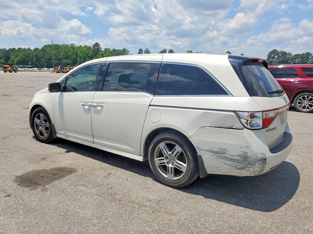 2013 Honda Odyssey Touring White vin: 5FNRL5H99DB080999