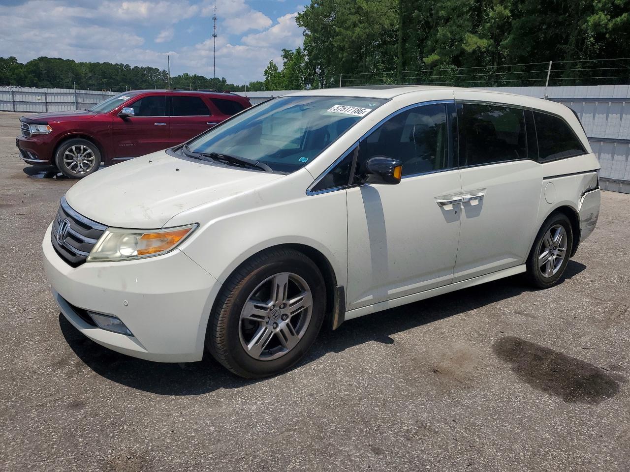 2013 Honda Odyssey Touring White vin: 5FNRL5H99DB080999