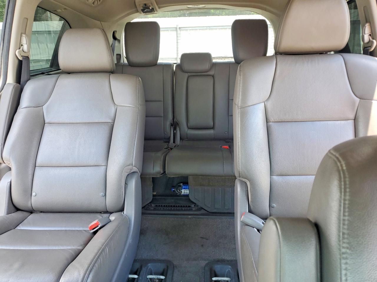 2013 Honda Odyssey Touring White vin: 5FNRL5H99DB080999