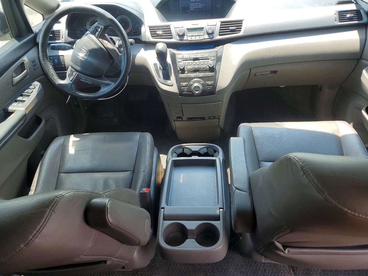 2013 Honda Odyssey Touring White vin: 5FNRL5H99DB080999