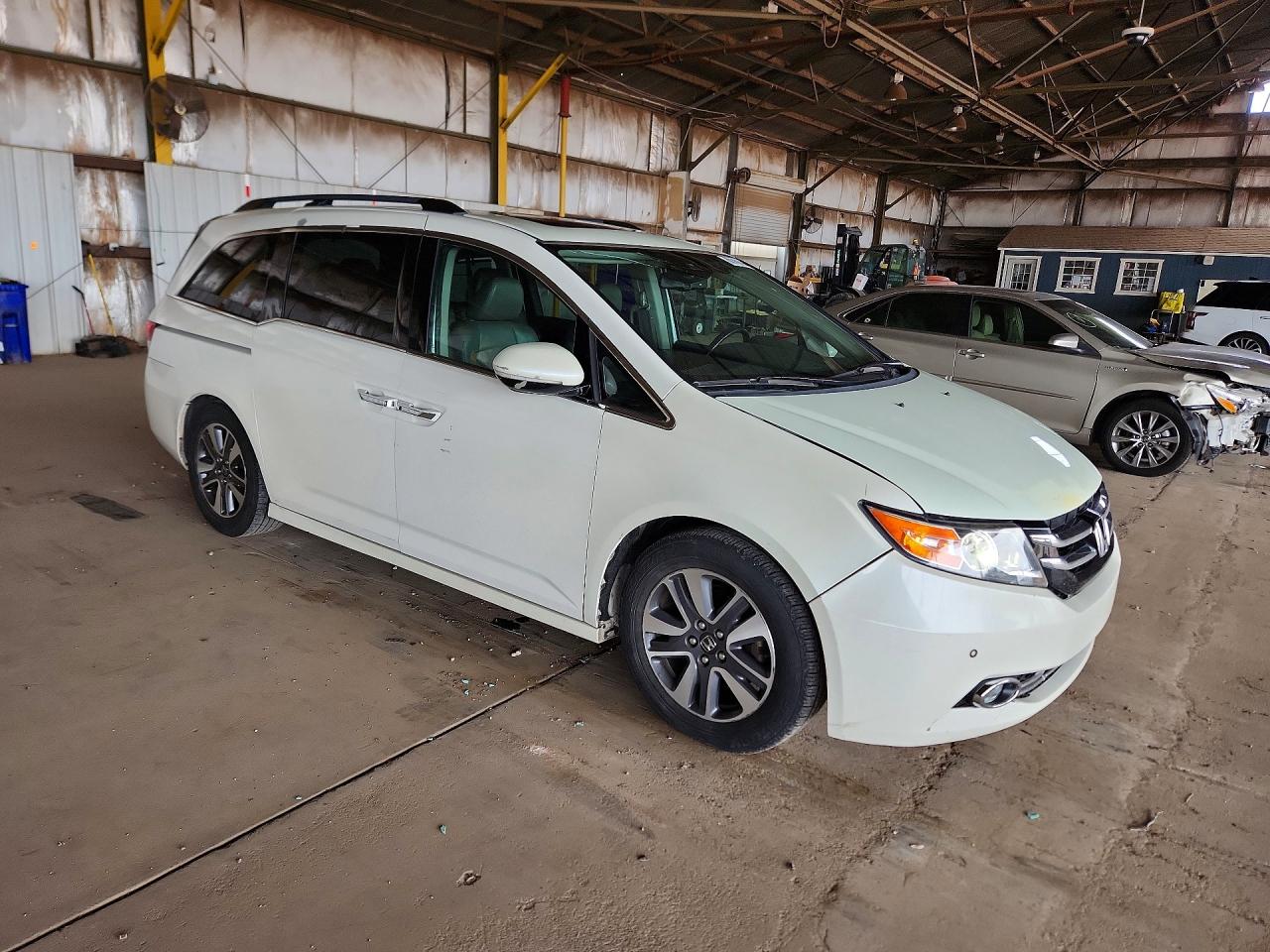 2014 Honda Odyssey Touring Белый vin: 5FNRL5H99EB042402