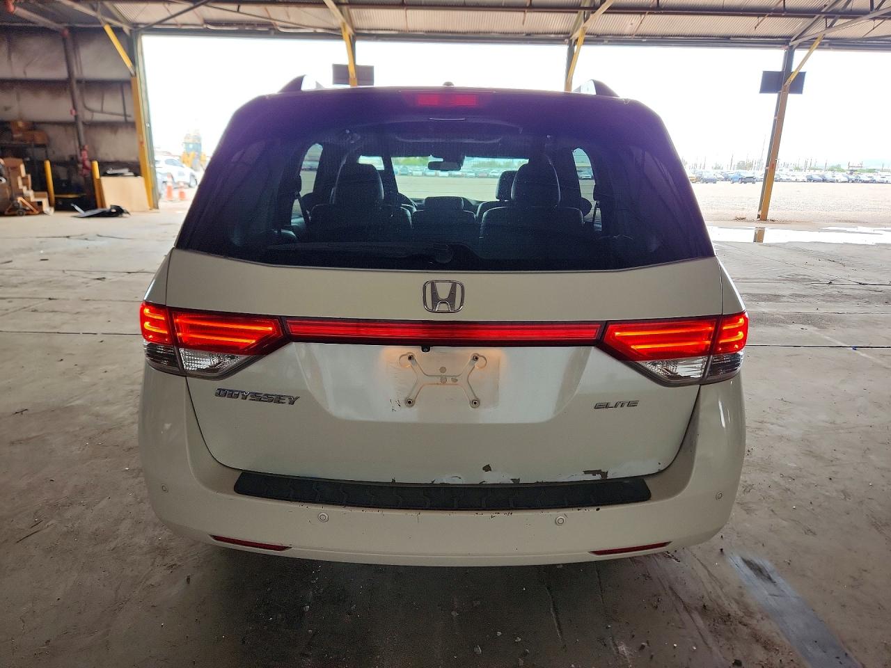 2014 Honda Odyssey Touring Белый vin: 5FNRL5H99EB042402