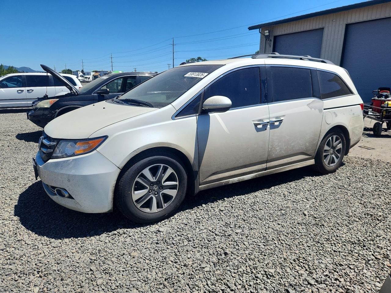 2014 Honda Odyssey Touring White vin: 5FNRL5H99EB113646