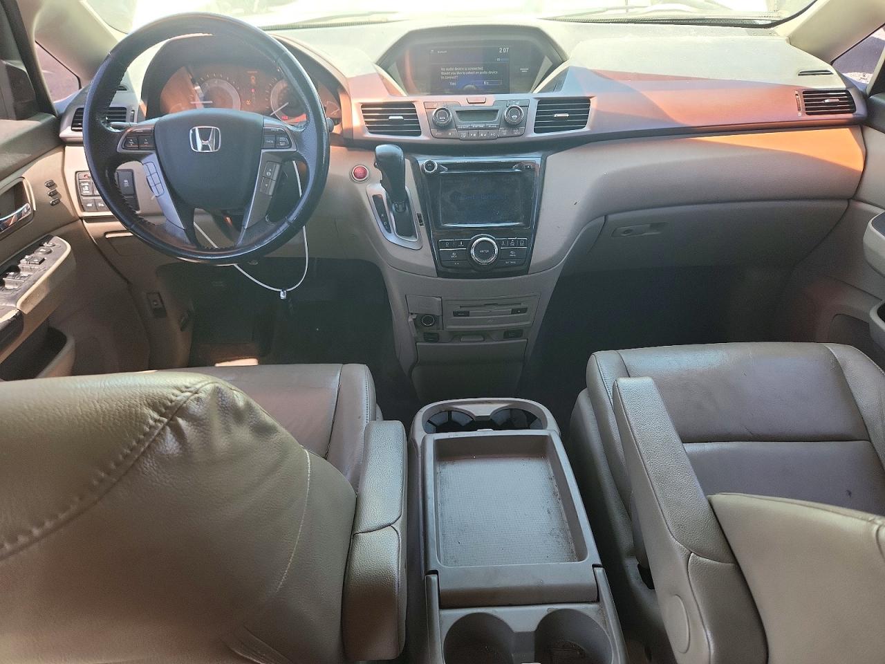 2014 Honda Odyssey Touring White vin: 5FNRL5H99EB113646