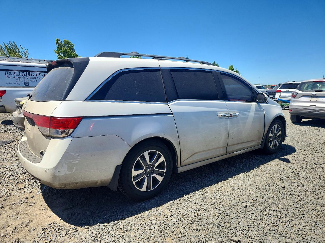 2014 Honda Odyssey Touring White vin: 5FNRL5H99EB113646