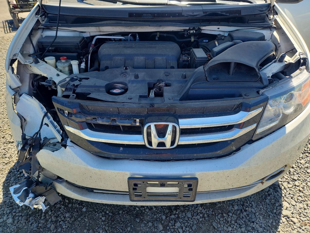 2014 Honda Odyssey Touring White vin: 5FNRL5H99EB113646