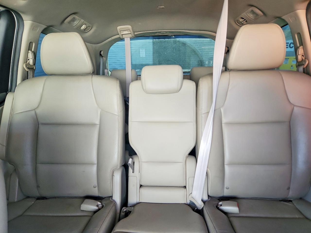 2014 Honda Odyssey Touring White vin: 5FNRL5H99EB113646