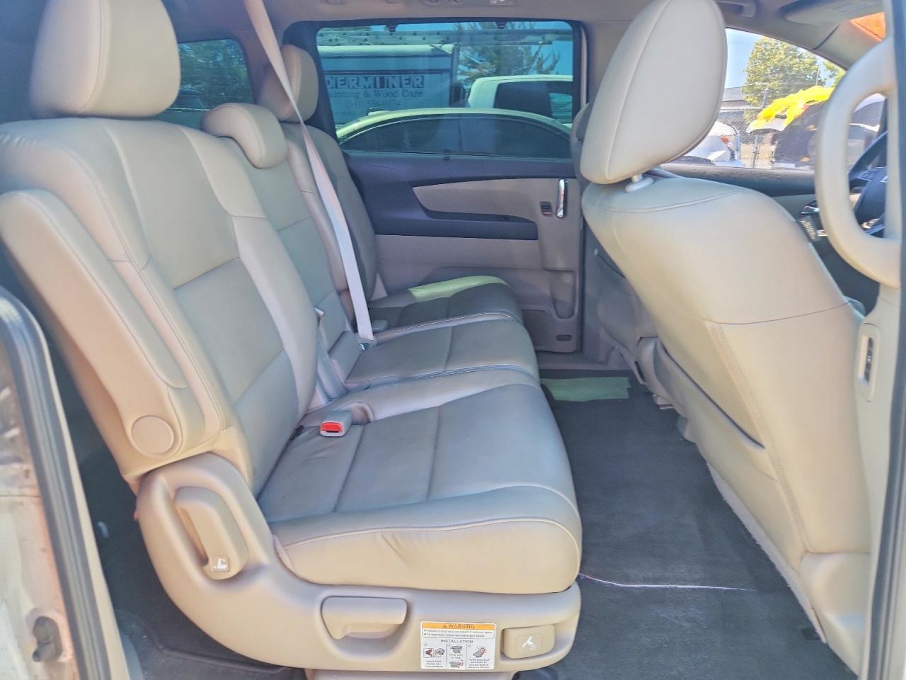 2014 Honda Odyssey Touring White vin: 5FNRL5H99EB113646