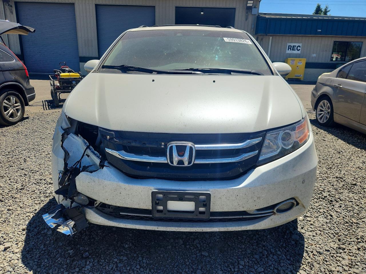 2014 Honda Odyssey Touring White vin: 5FNRL5H99EB113646