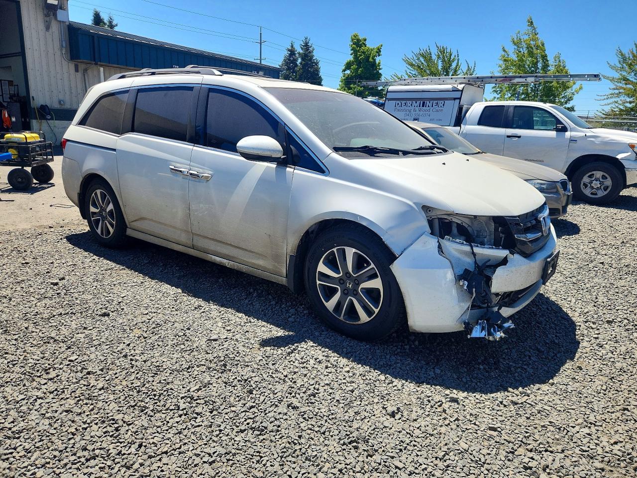 2014 Honda Odyssey Touring White vin: 5FNRL5H99EB113646