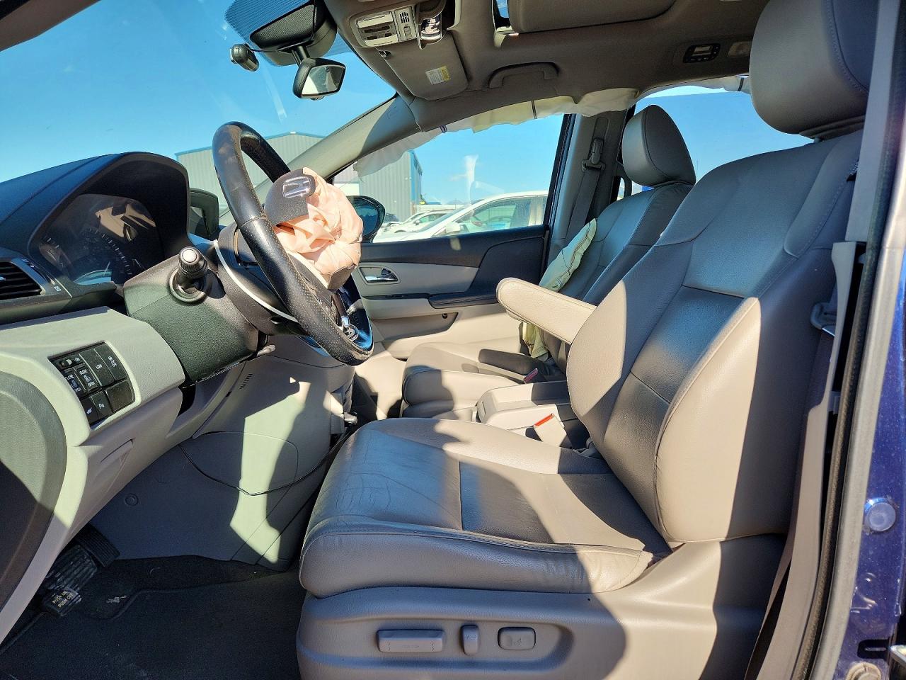 2015 Honda Odyssey Touring Blue vin: 5FNRL5H99FB013449