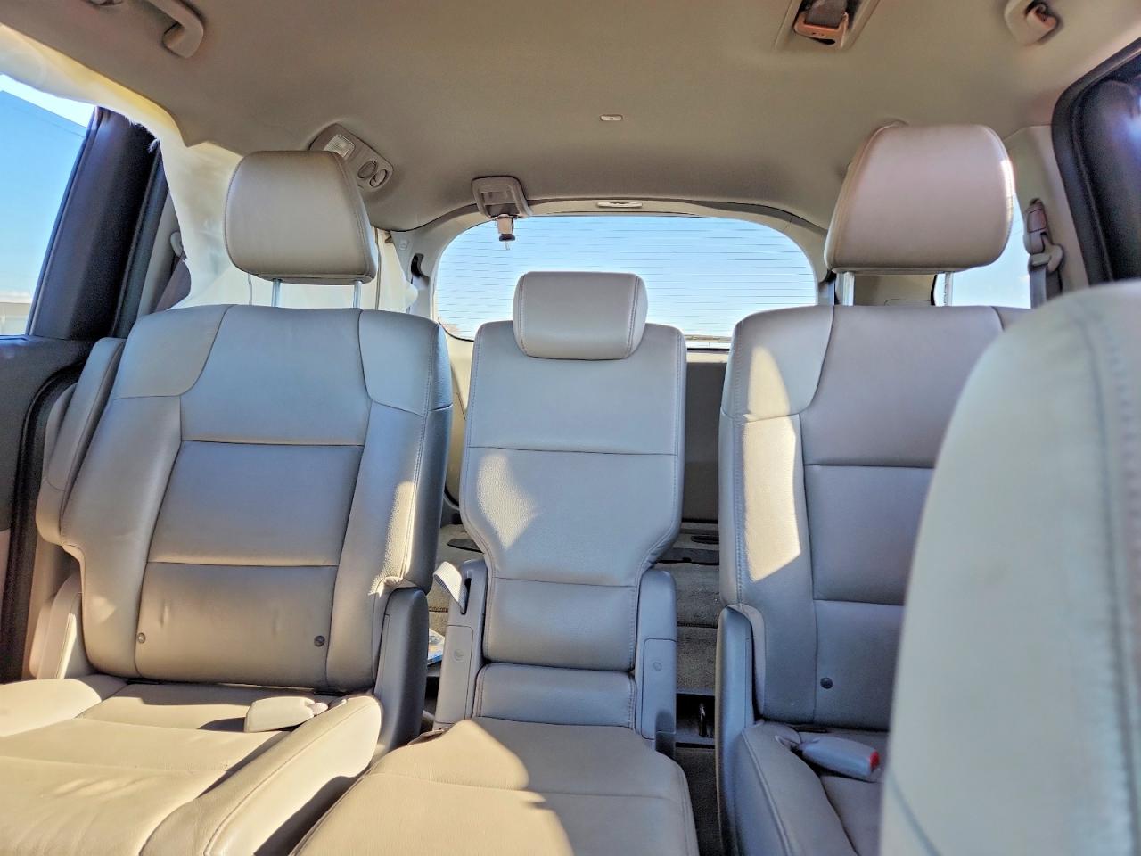 2015 Honda Odyssey Touring Blue vin: 5FNRL5H99FB013449