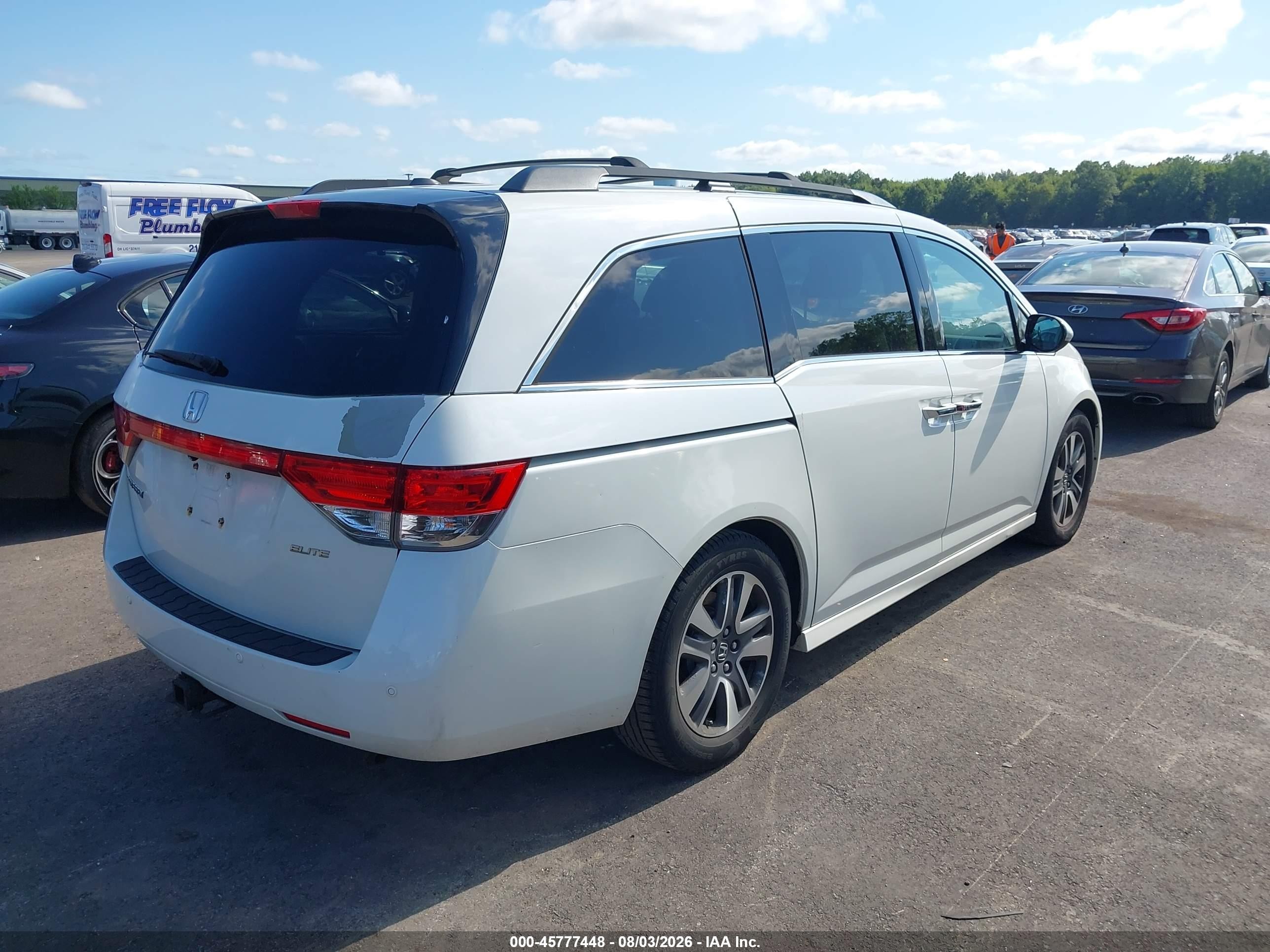 2015 Honda Odyssey Touring/touring Elite White vin: 5FNRL5H99FB032504
