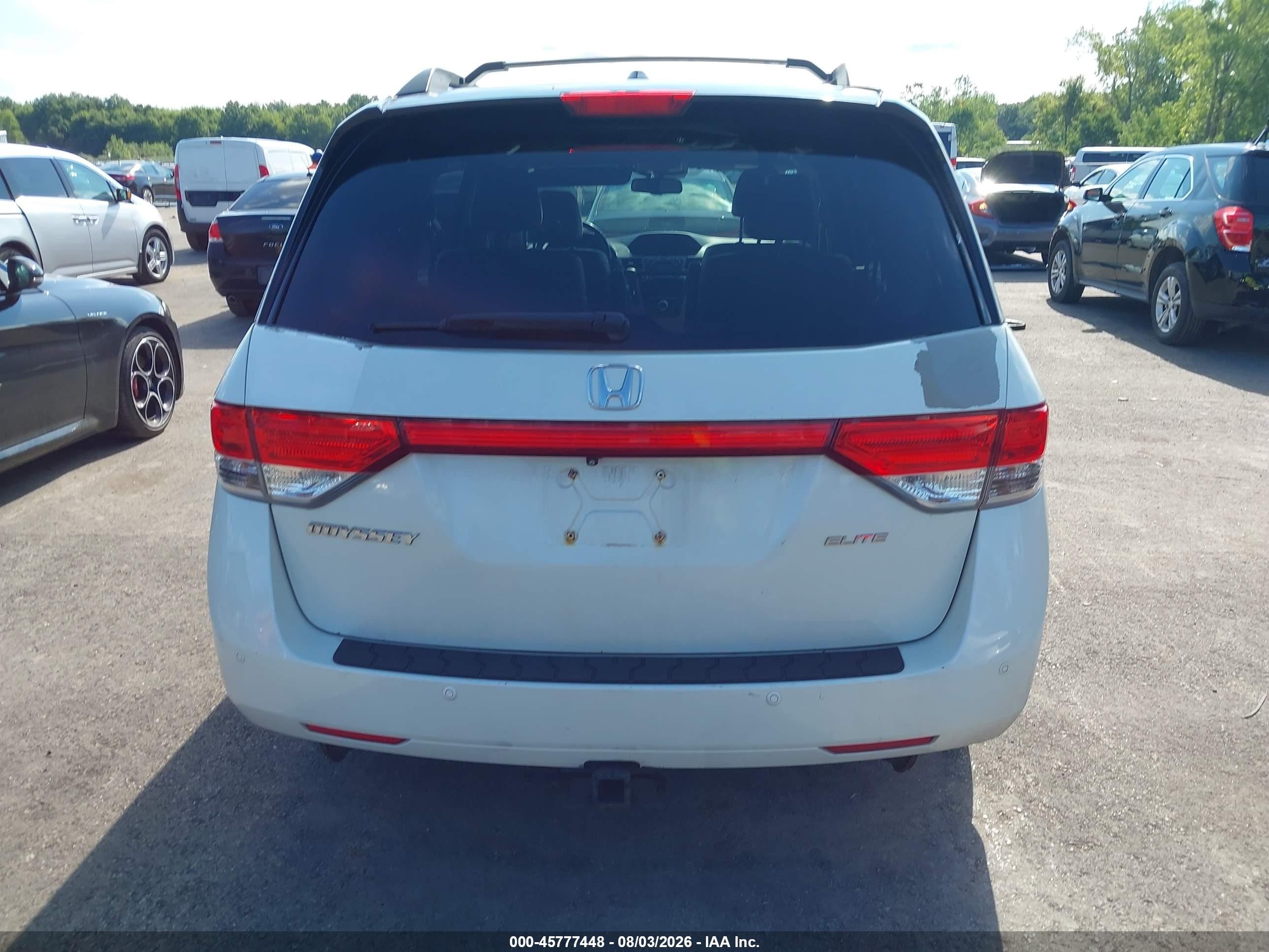 2015 Honda Odyssey Touring/touring Elite White vin: 5FNRL5H99FB032504