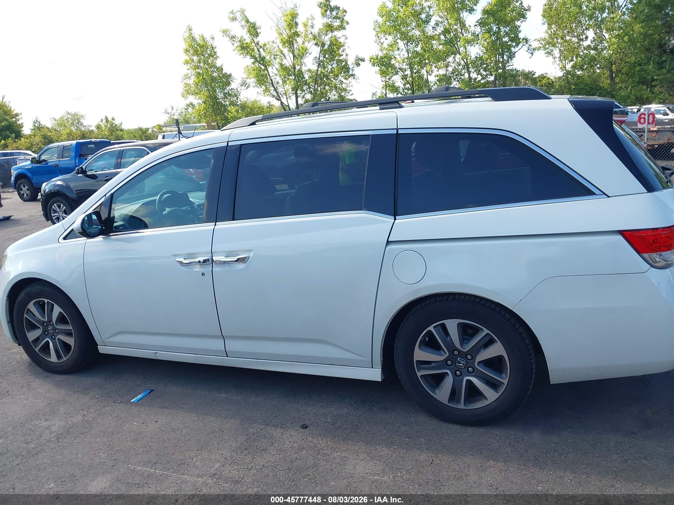 2015 Honda Odyssey Touring/touring Elite White vin: 5FNRL5H99FB032504