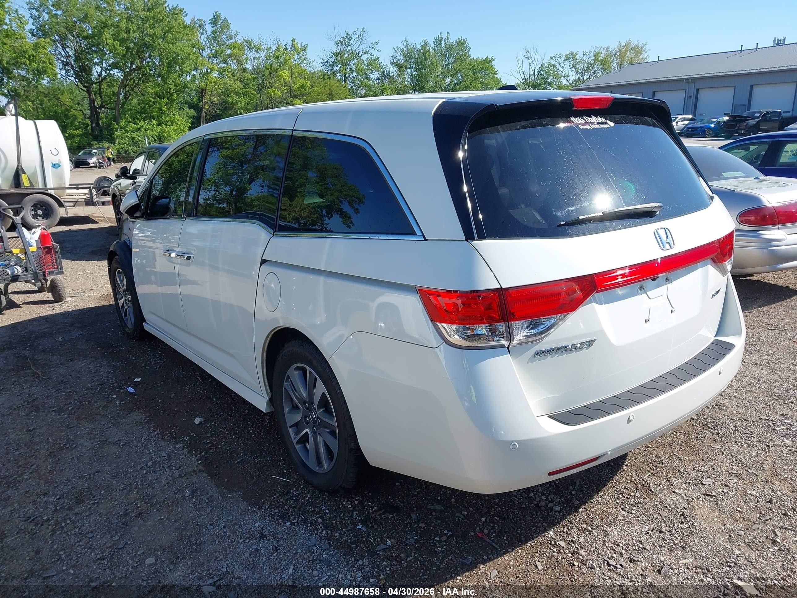 2015 Honda Odyssey Touring/touring Elite White vin: 5FNRL5H99FB045950