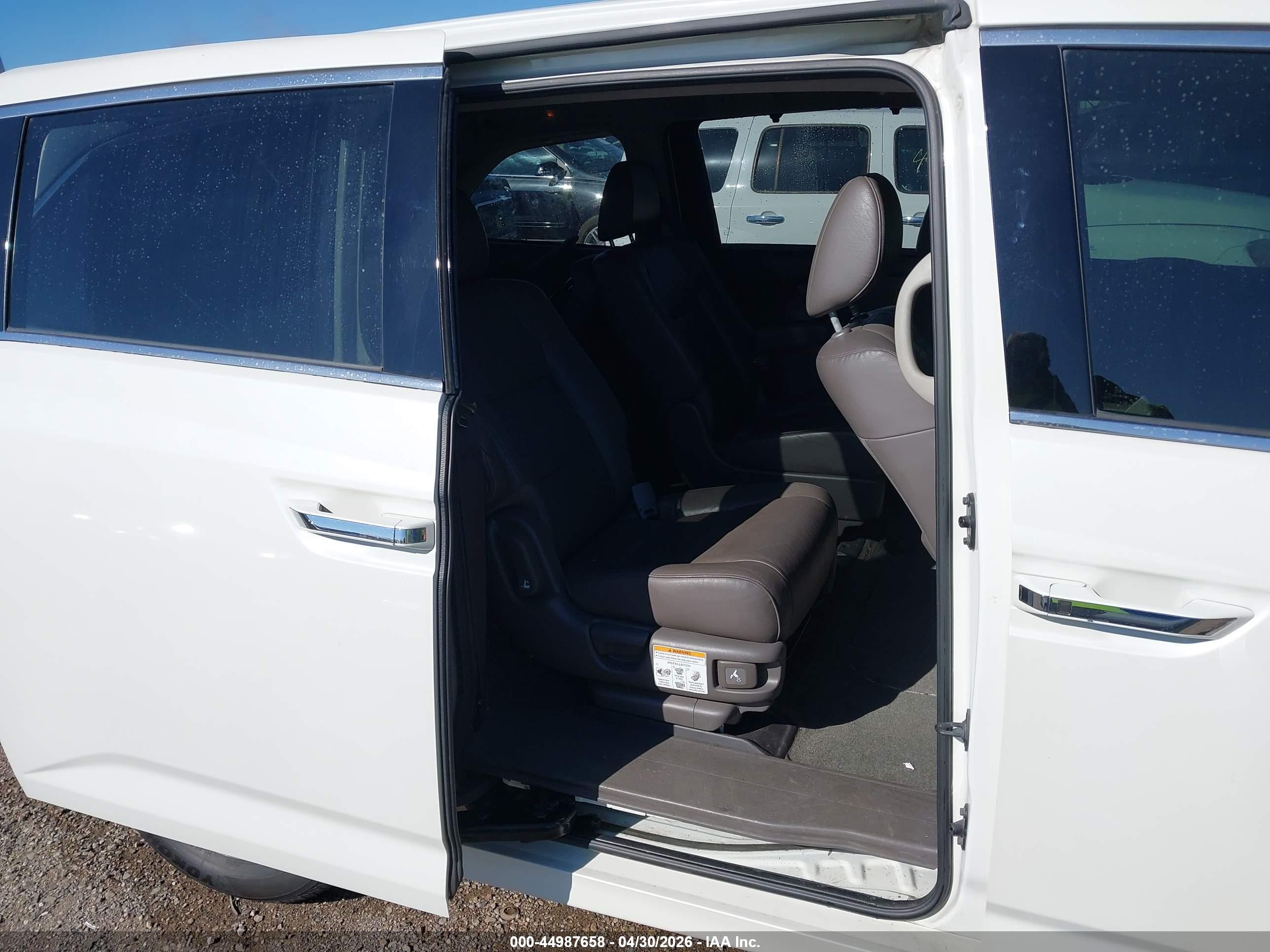 2015 Honda Odyssey Touring/touring Elite White vin: 5FNRL5H99FB045950