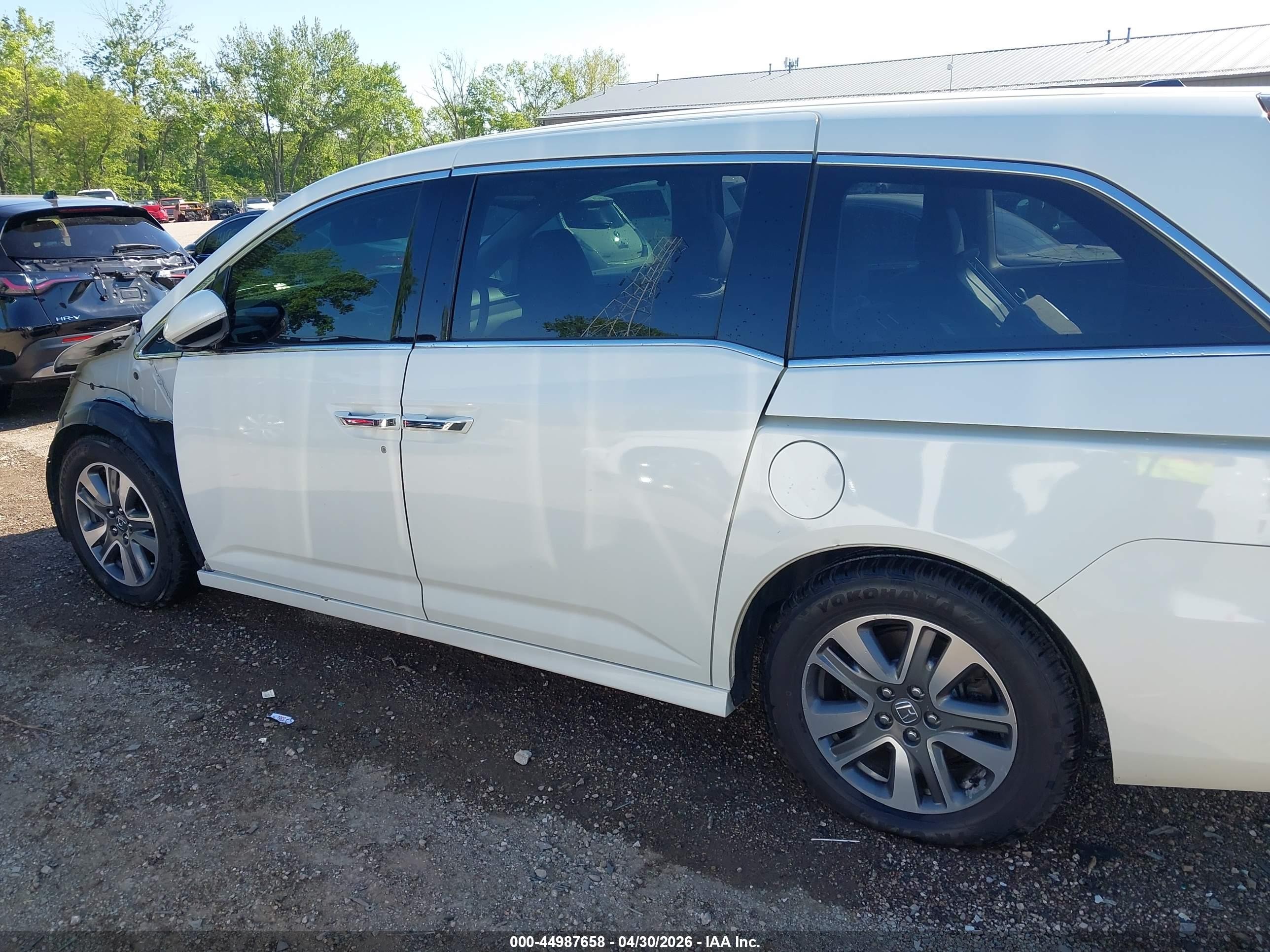 2015 Honda Odyssey Touring/touring Elite White vin: 5FNRL5H99FB045950