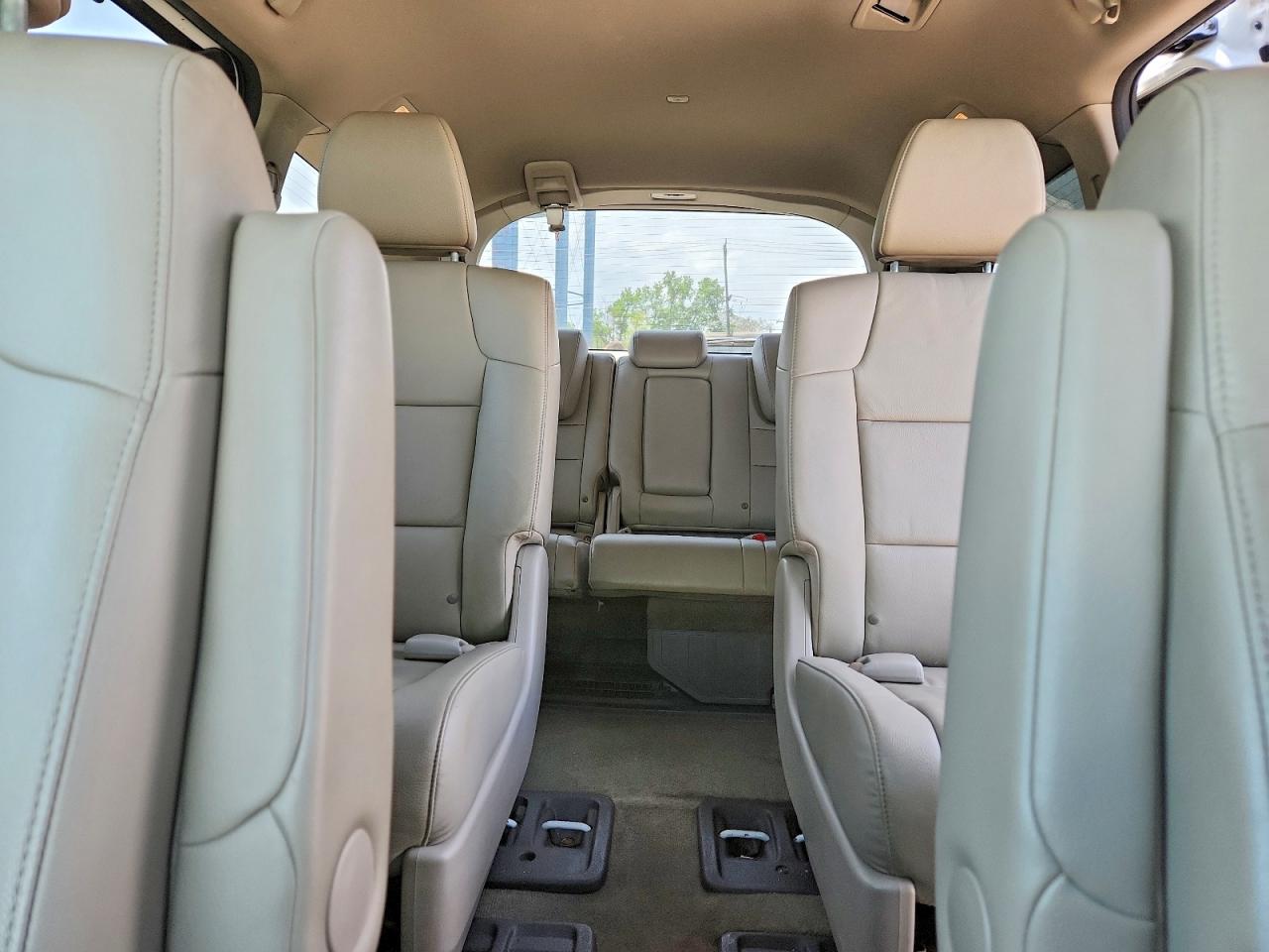 2015 Honda Odyssey Touring White vin: 5FNRL5H99FB108710