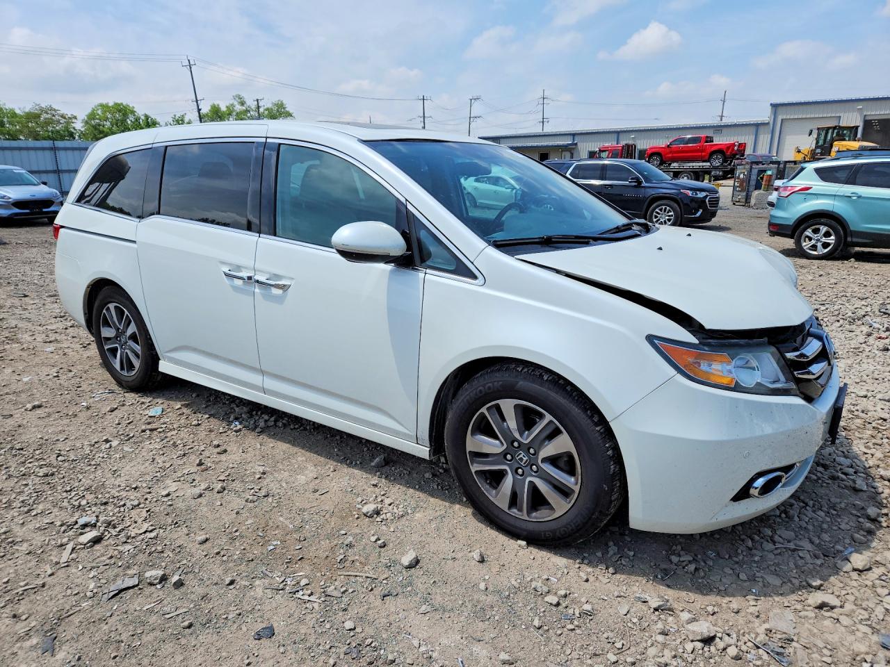 2015 Honda Odyssey Touring White vin: 5FNRL5H99FB108710