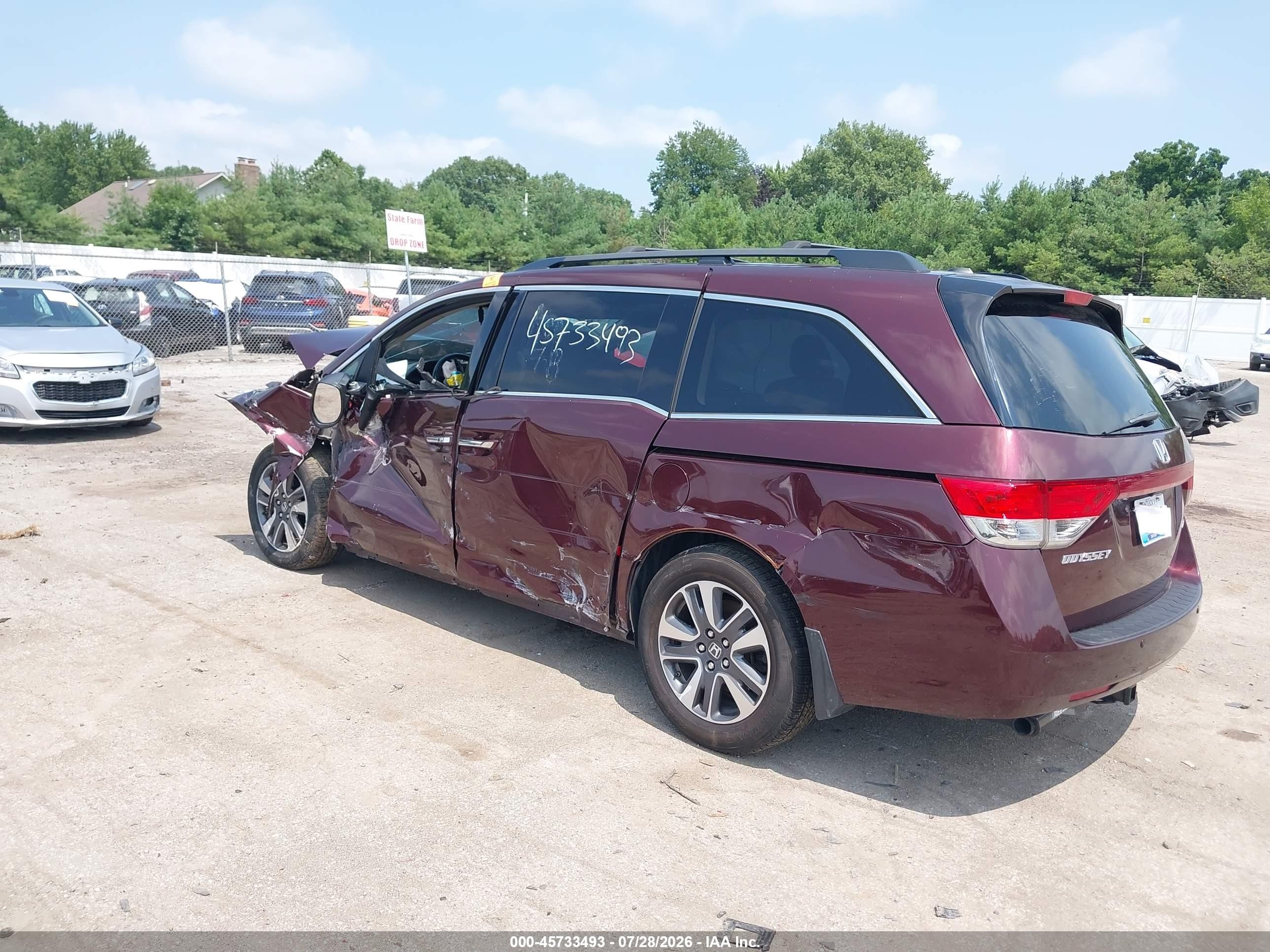2015 Honda Odyssey Touring/touring Elite Burgundy vin: 5FNRL5H99FB108755