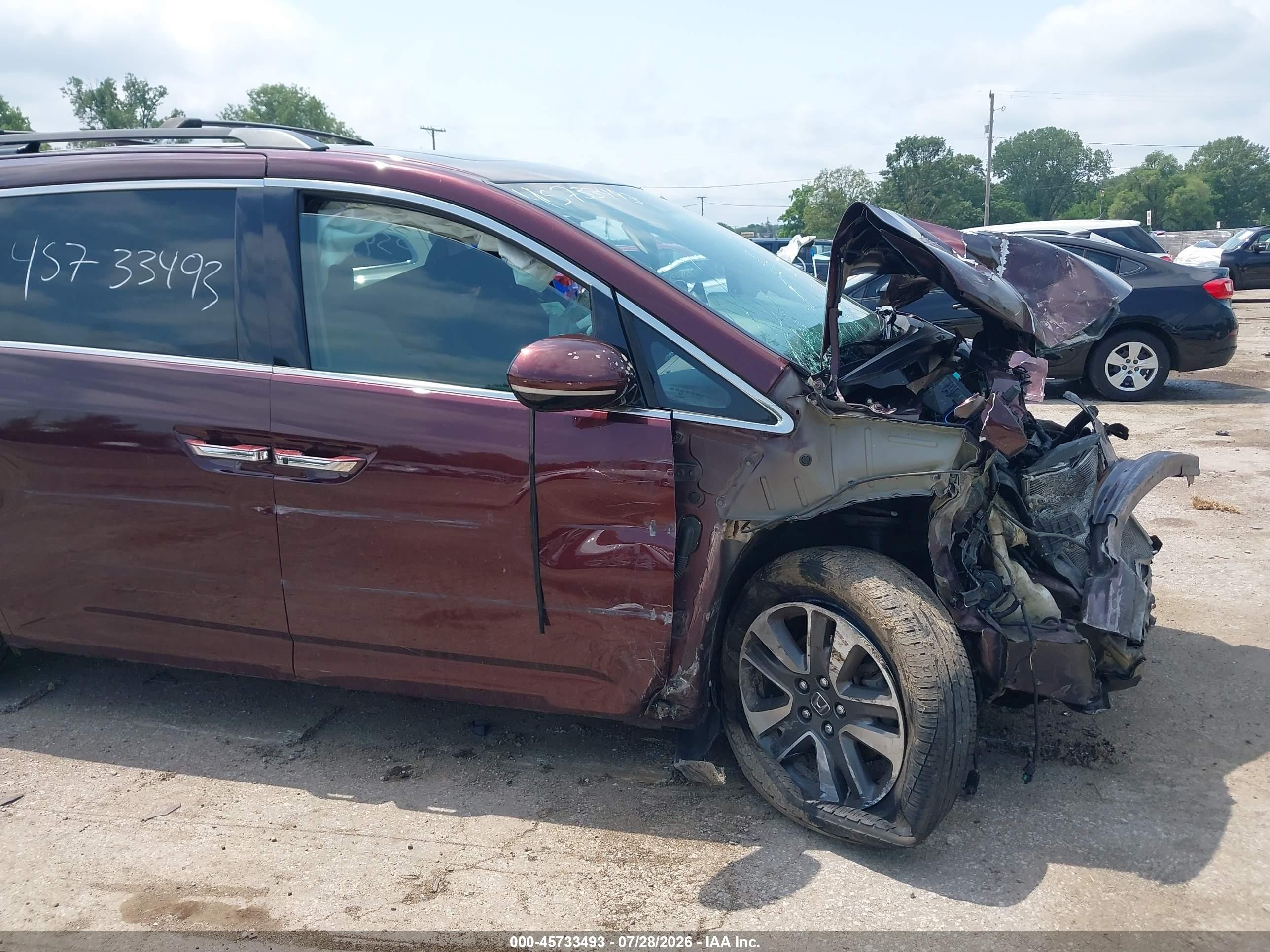 2015 Honda Odyssey Touring/touring Elite Burgundy vin: 5FNRL5H99FB108755