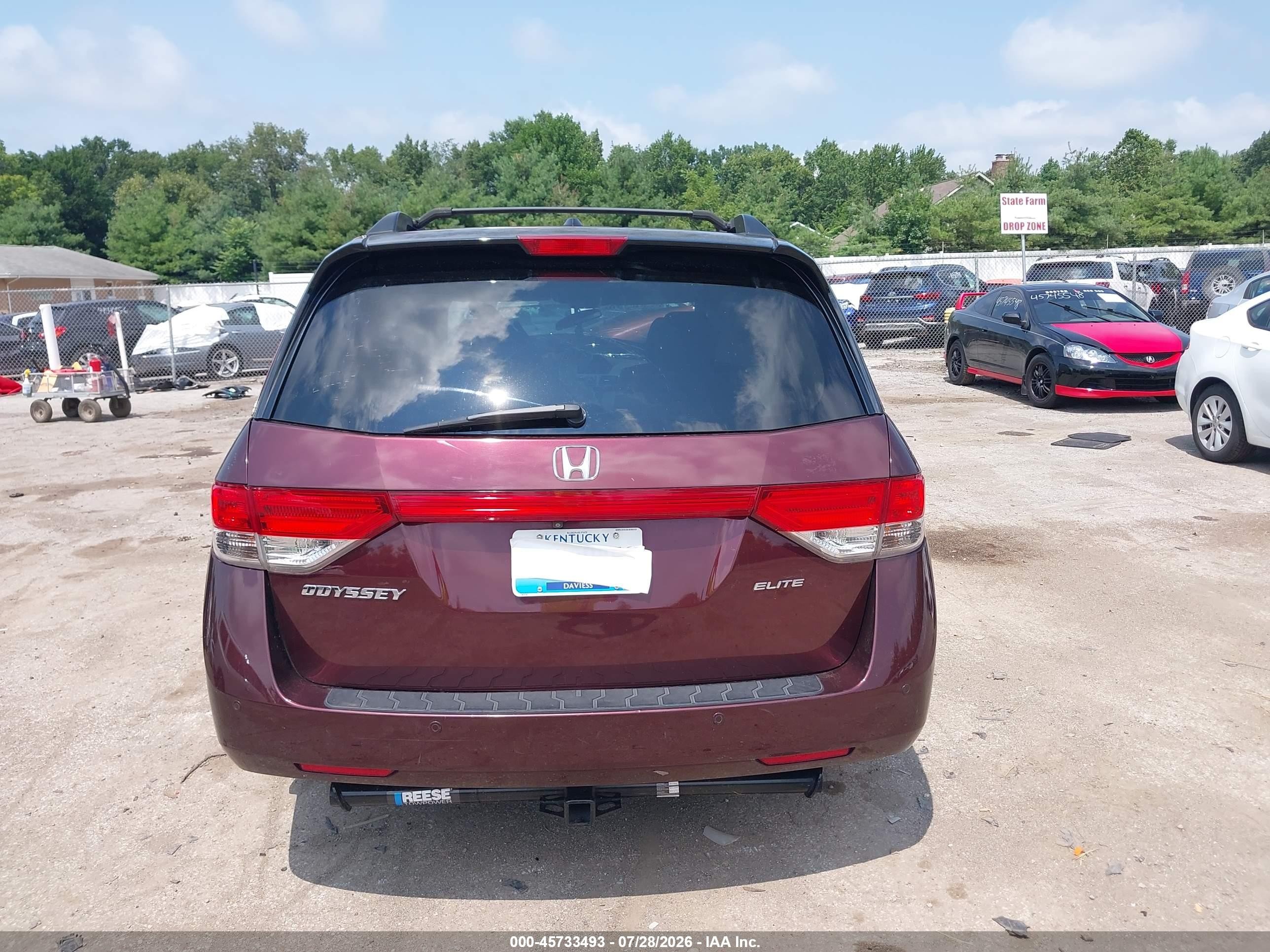 2015 Honda Odyssey Touring/touring Elite Burgundy vin: 5FNRL5H99FB108755