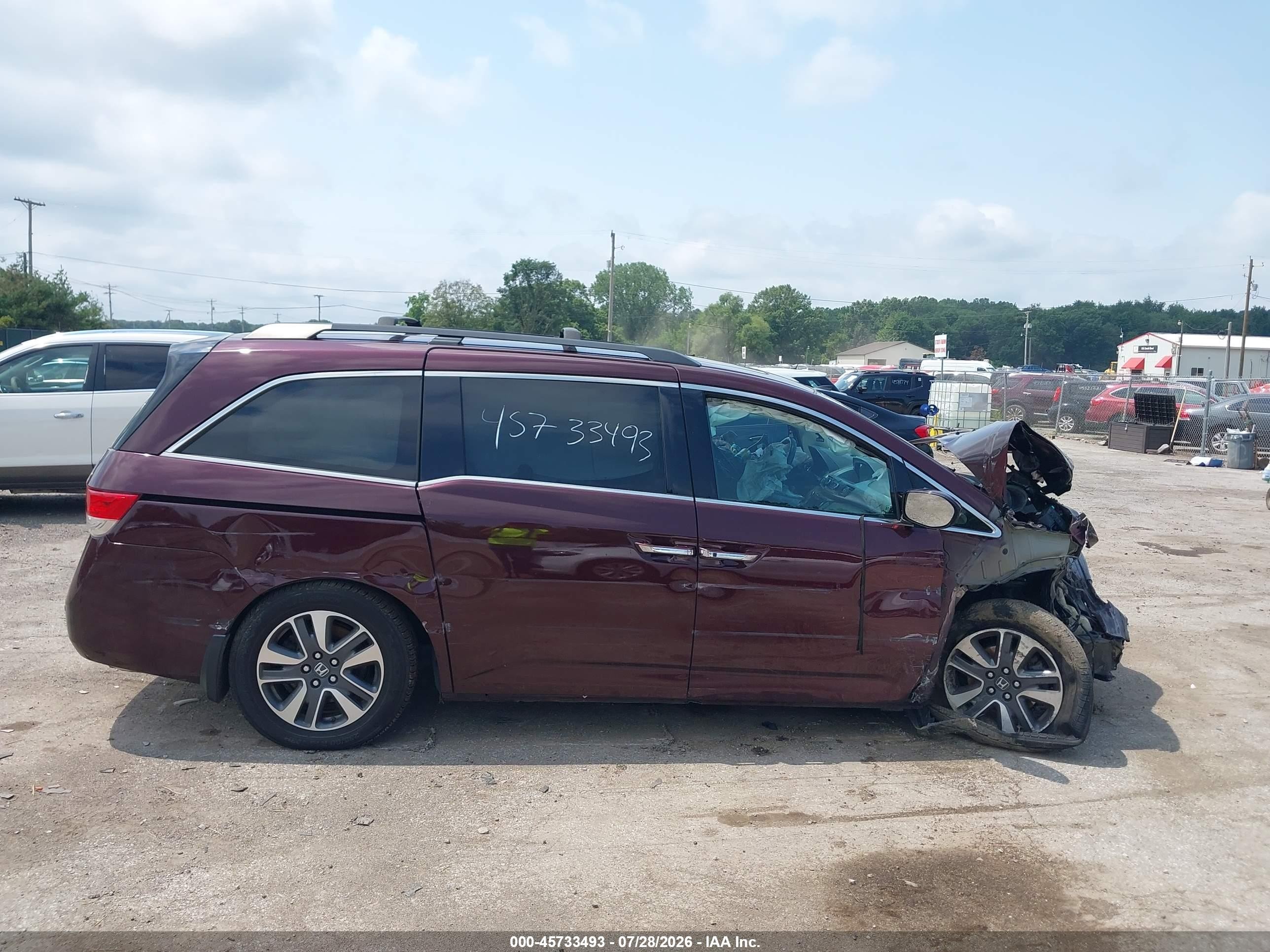 2015 Honda Odyssey Touring/touring Elite Burgundy vin: 5FNRL5H99FB108755