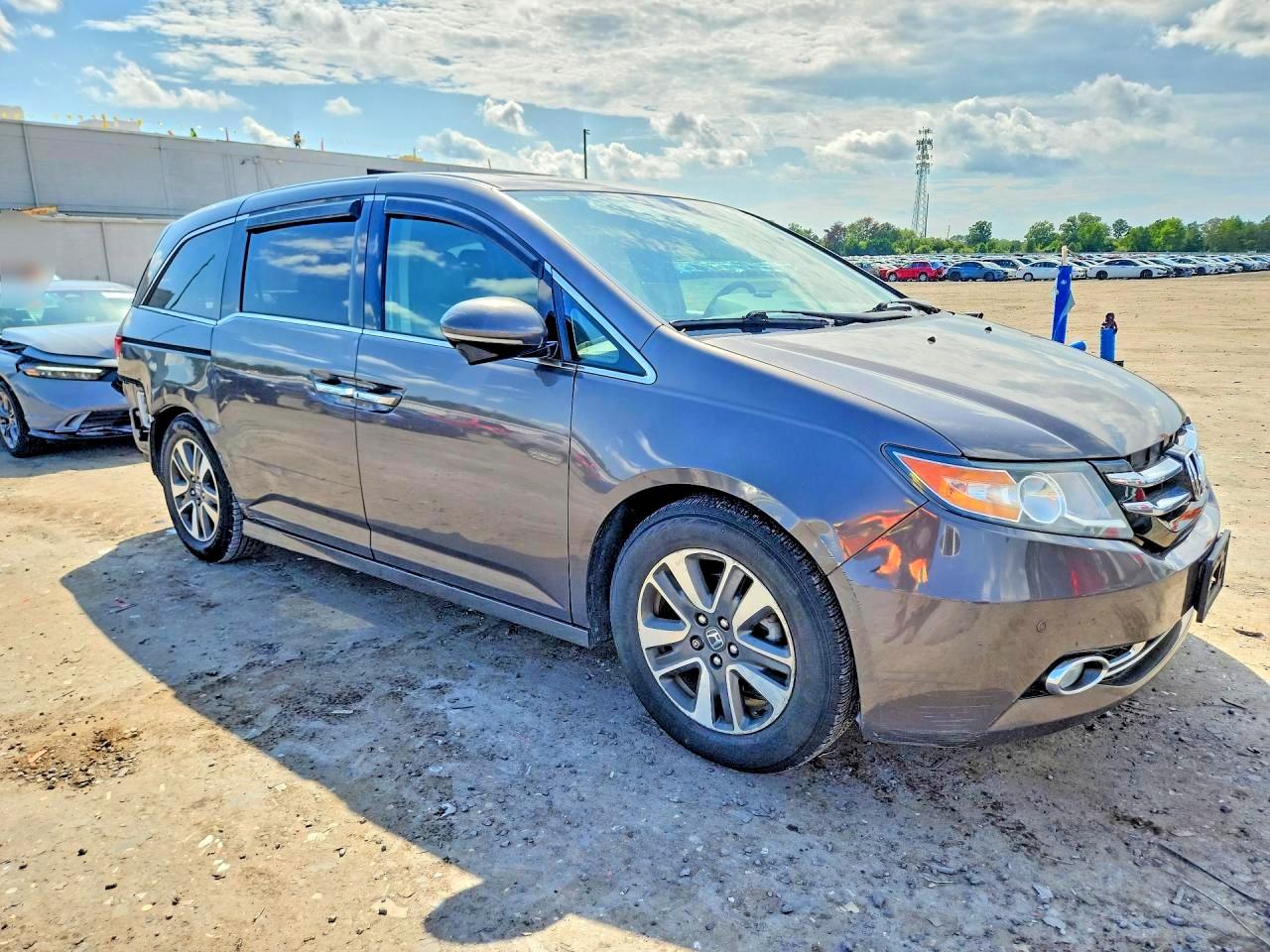 2015 Honda Odyssey Touring Gray vin: 5FNRL5H99FB112871