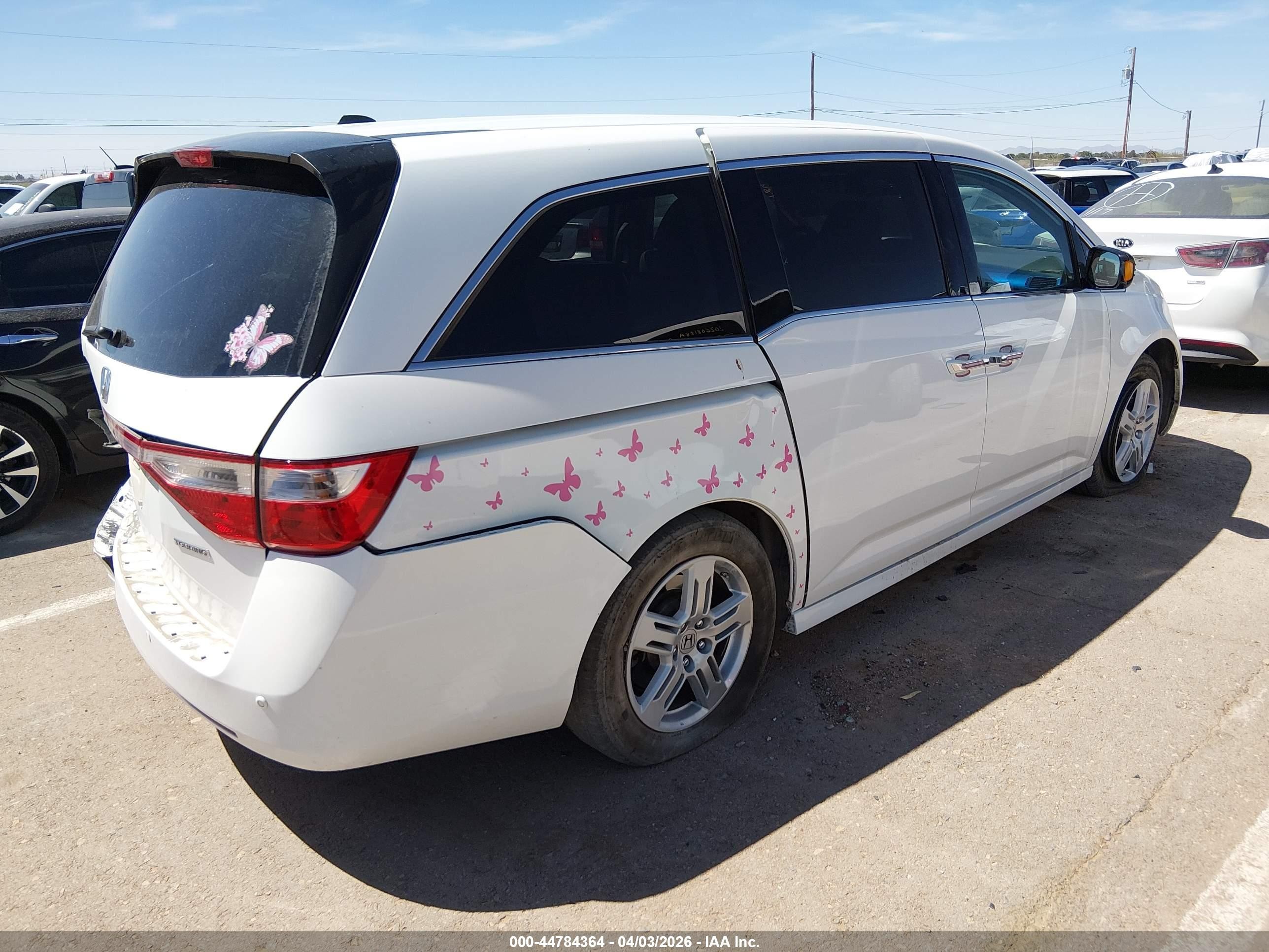 2011 Honda Odyssey Touring/touring Elite White vin: 5FNRL5H9XBB008447
