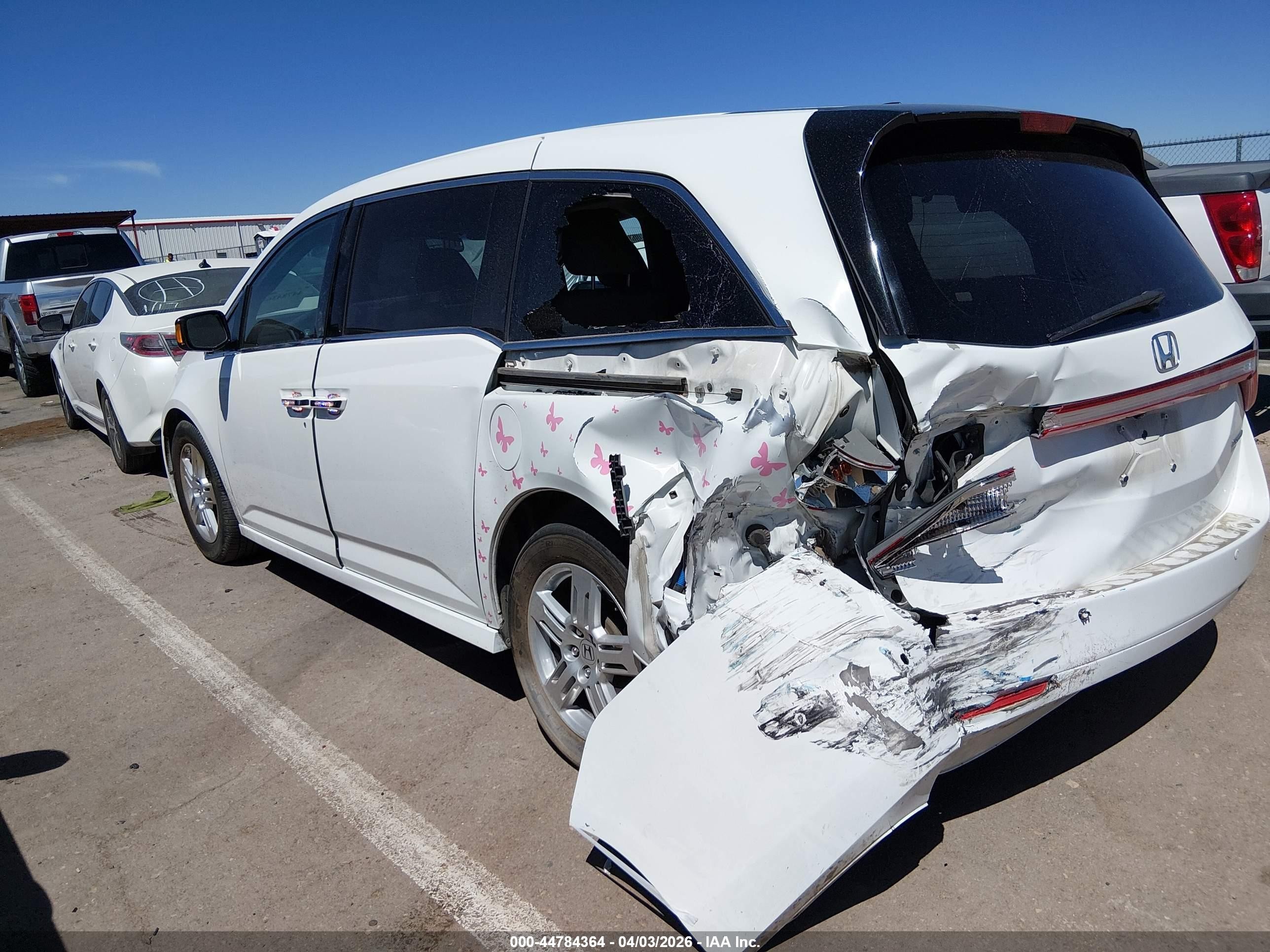 2011 Honda Odyssey Touring/touring Elite White vin: 5FNRL5H9XBB008447
