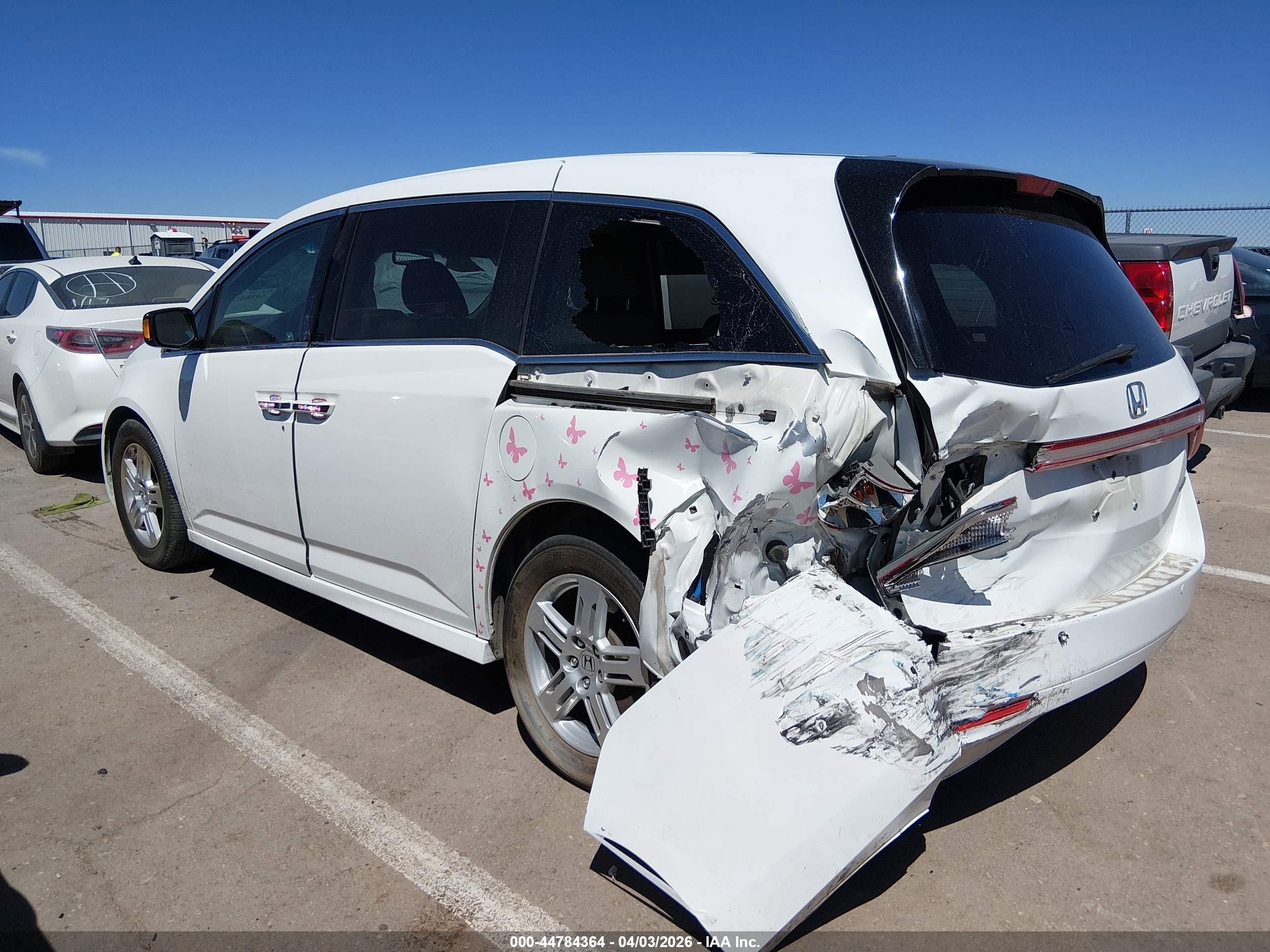 2011 Honda Odyssey Touring/touring Elite White vin: 5FNRL5H9XBB008447