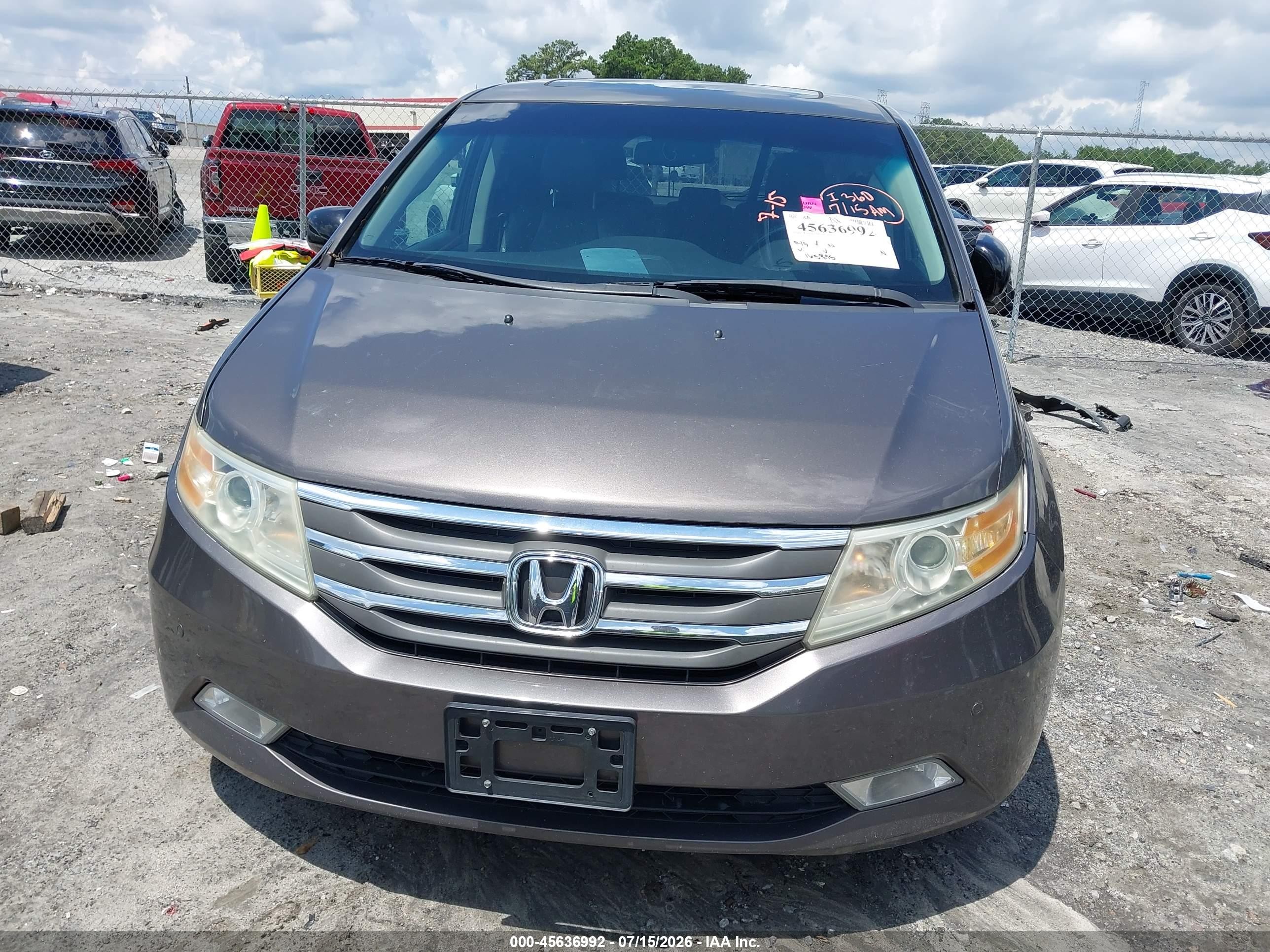 2011 Honda Odyssey Touring/touring Elite Gray vin: 5FNRL5H9XBB031923