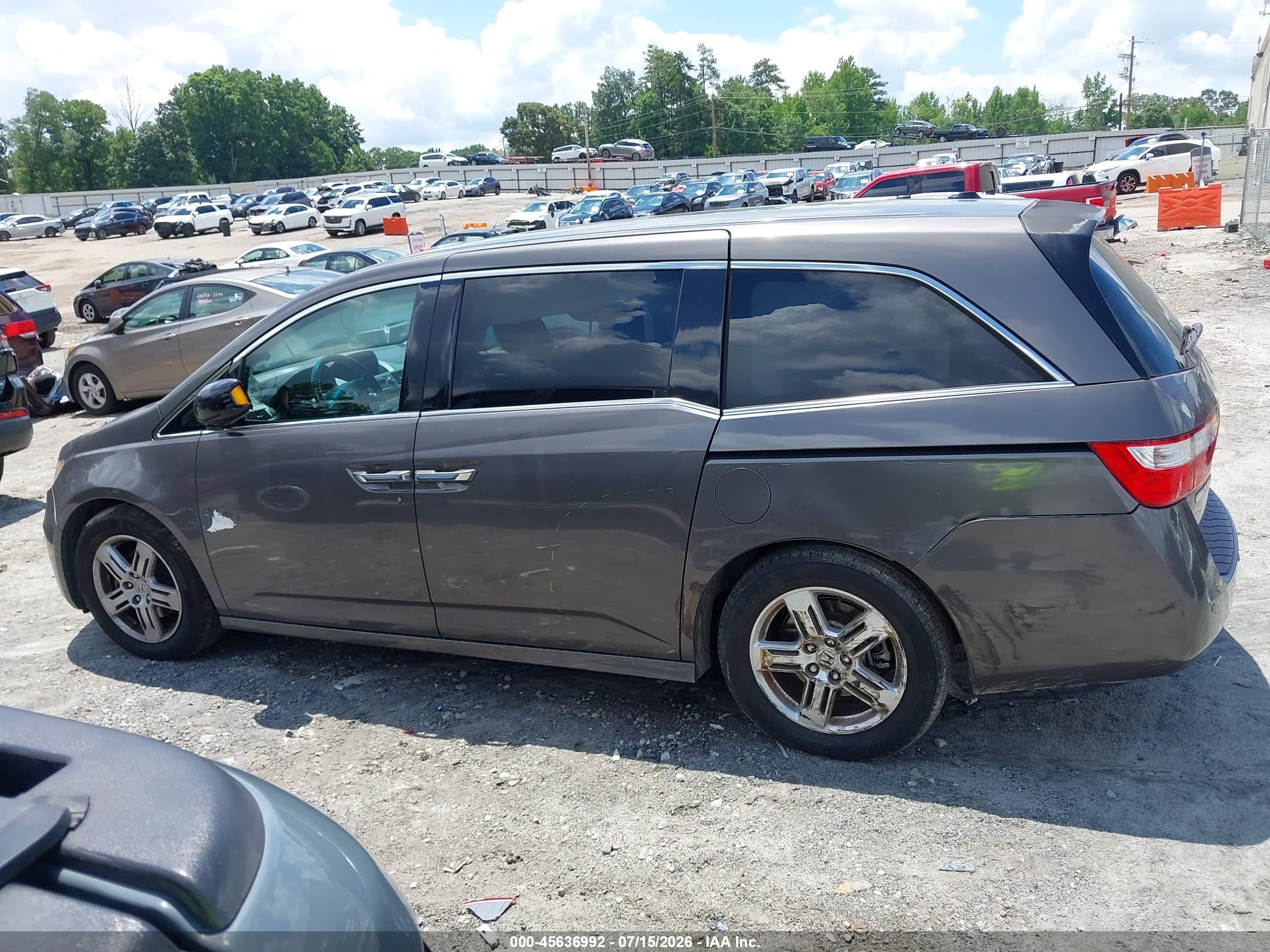 2011 Honda Odyssey Touring/touring Elite Gray vin: 5FNRL5H9XBB031923