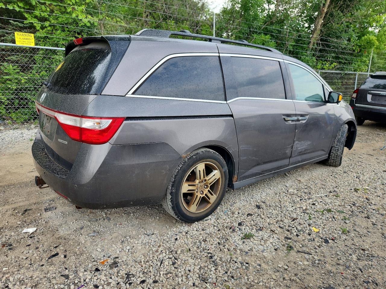 2011 Honda Odyssey Touring Угольный vin: 5FNRL5H9XBB049161