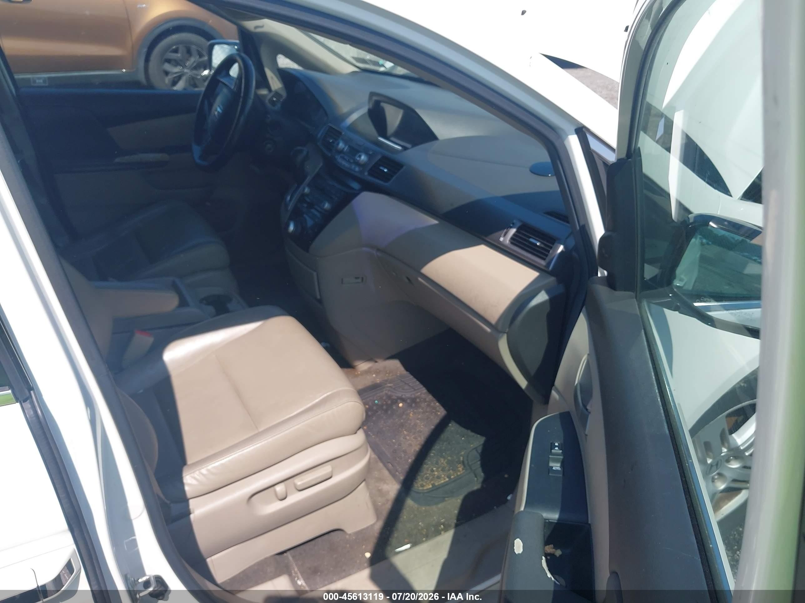 2012 Honda Odyssey Touring/touring Elite White vin: 5FNRL5H9XCB050070